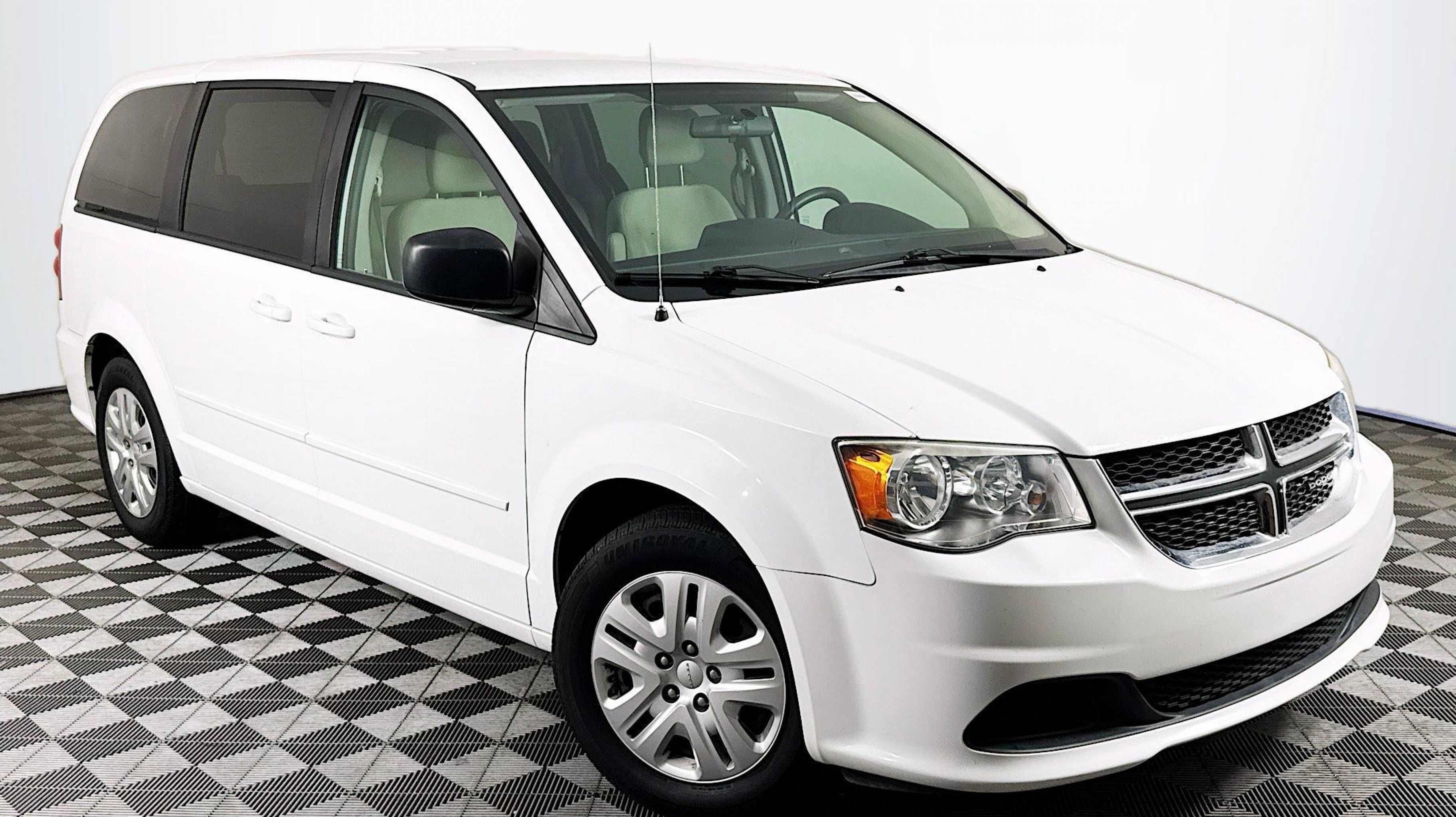 2017 Dodge Grand Caravan SE's photo