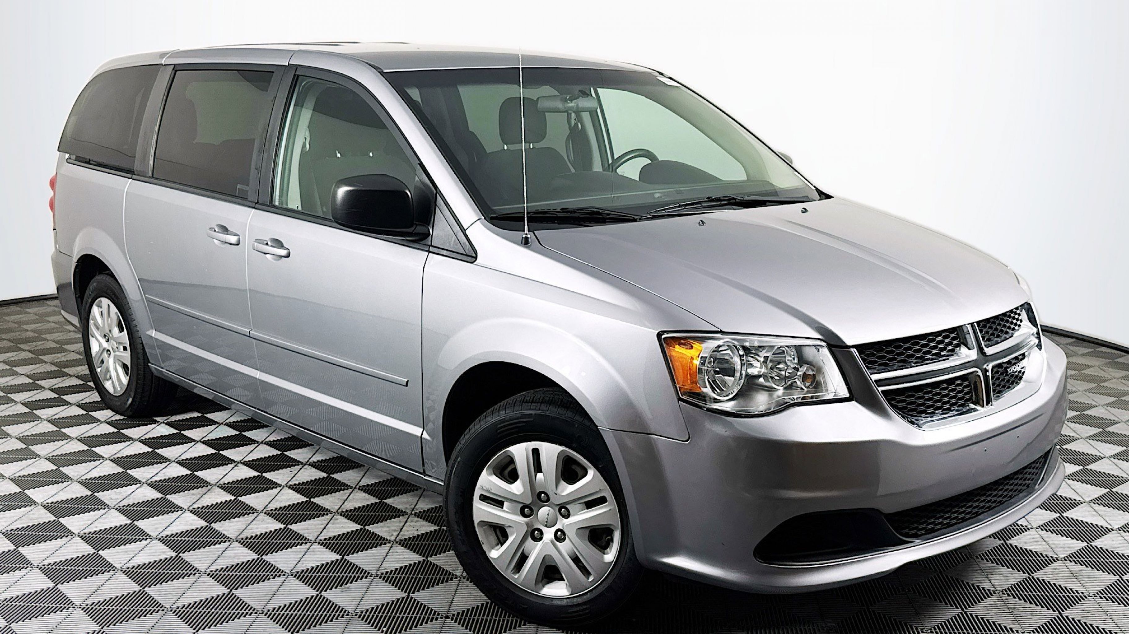 2017 Dodge Grand Caravan SE's photo