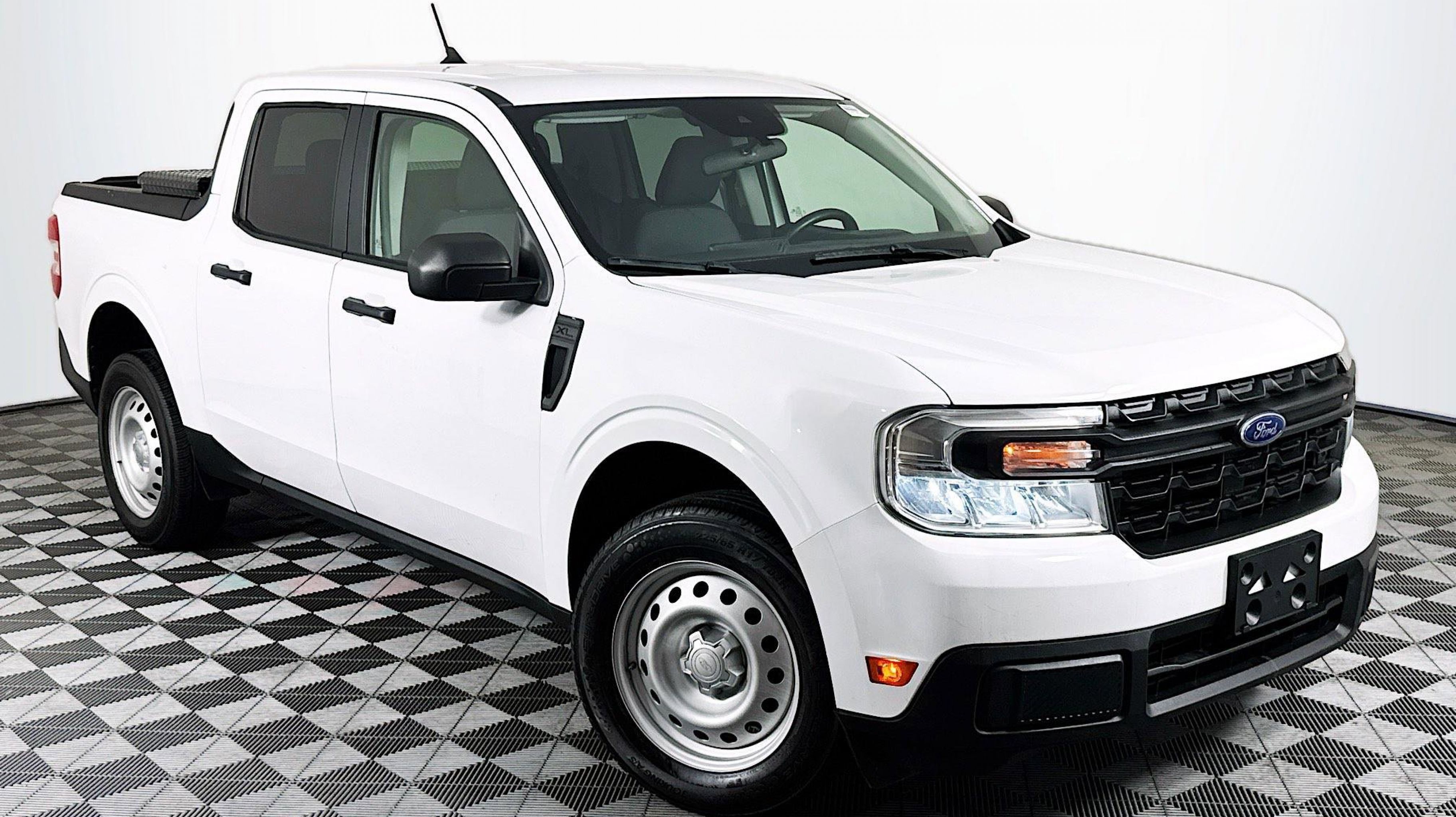 2022 Ford Maverick XL