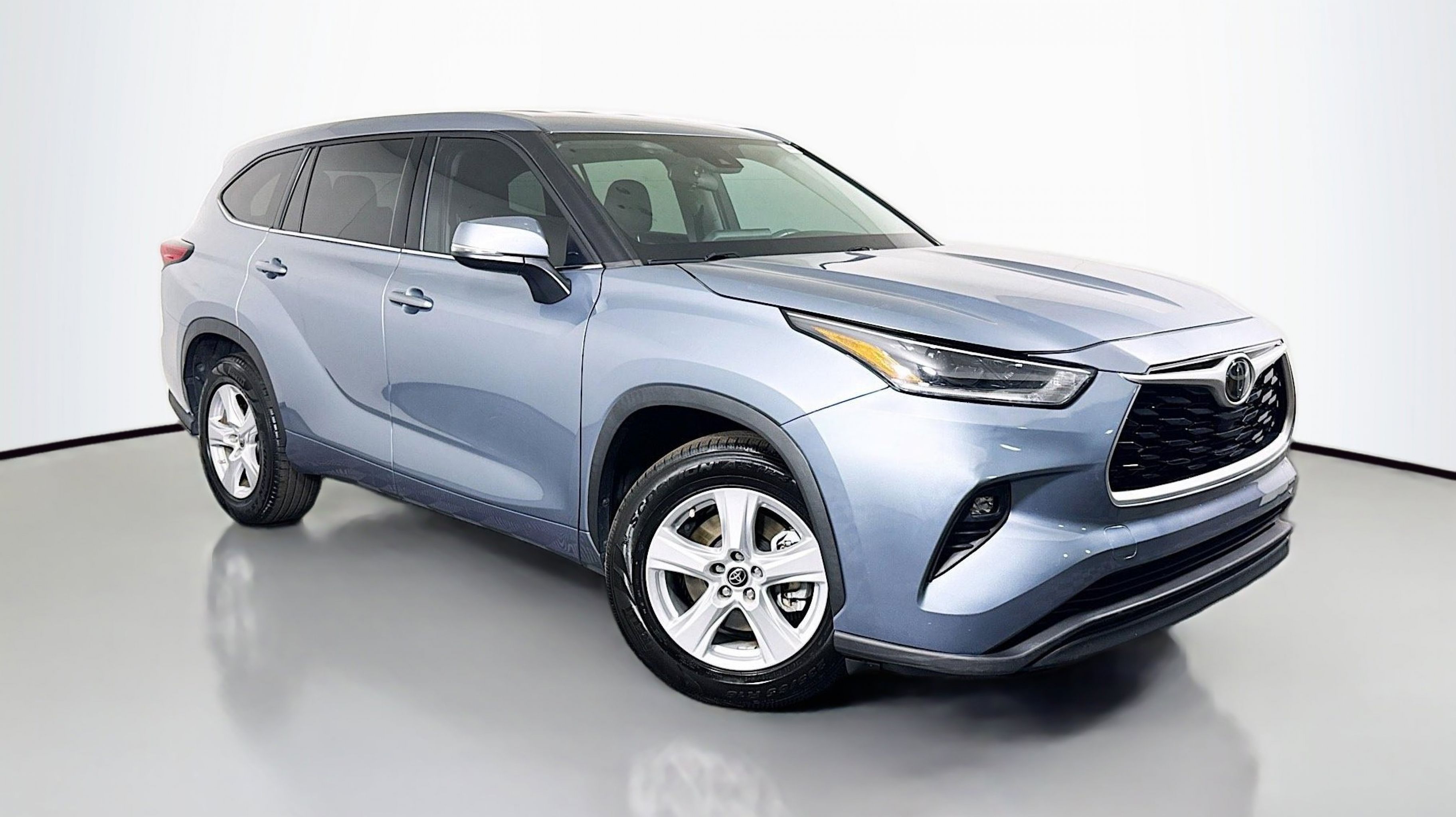 2021 Toyota Highlander LE