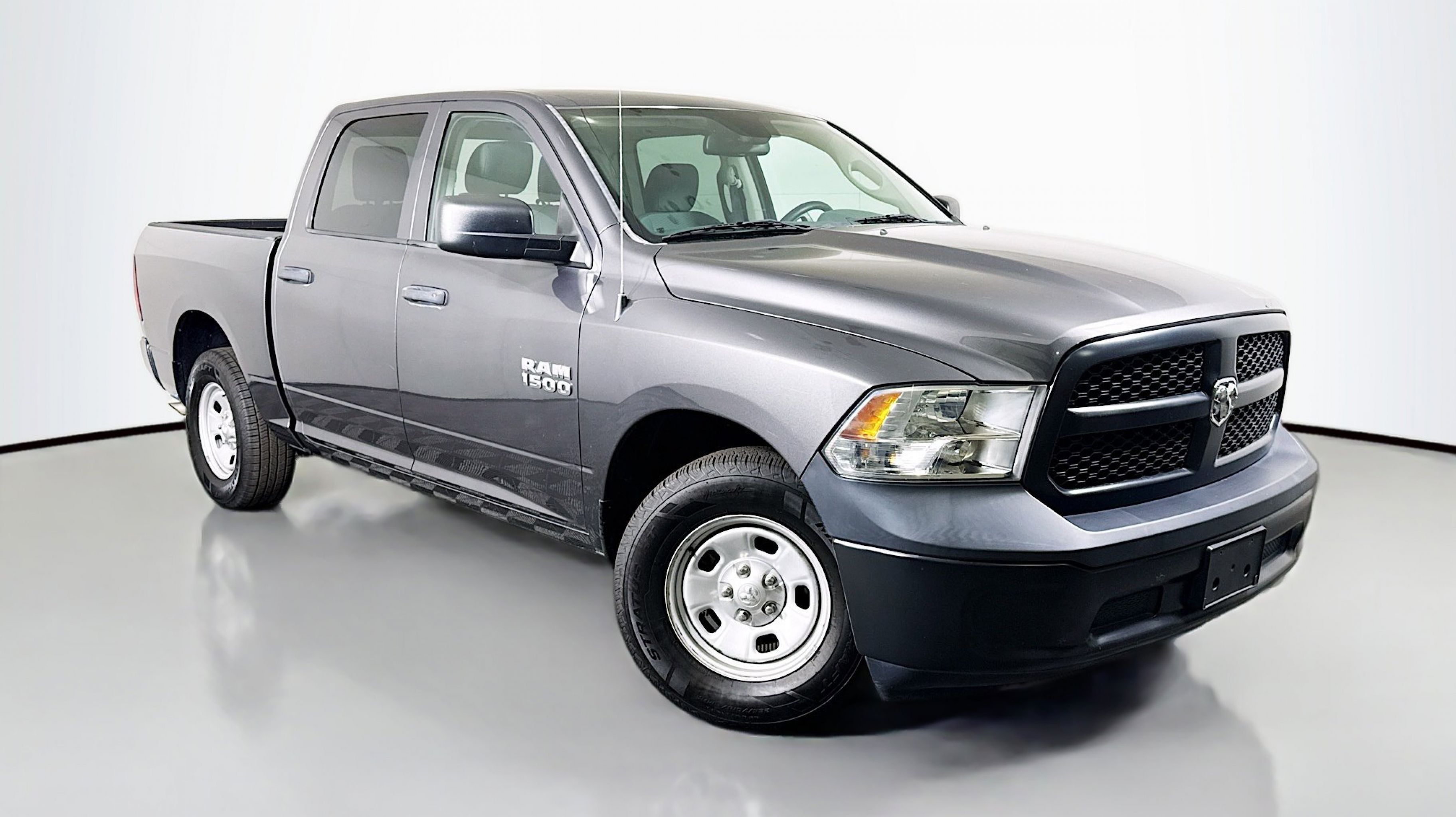 2016 RAM 1500 Tradesman Crew Cab 5'7's photo