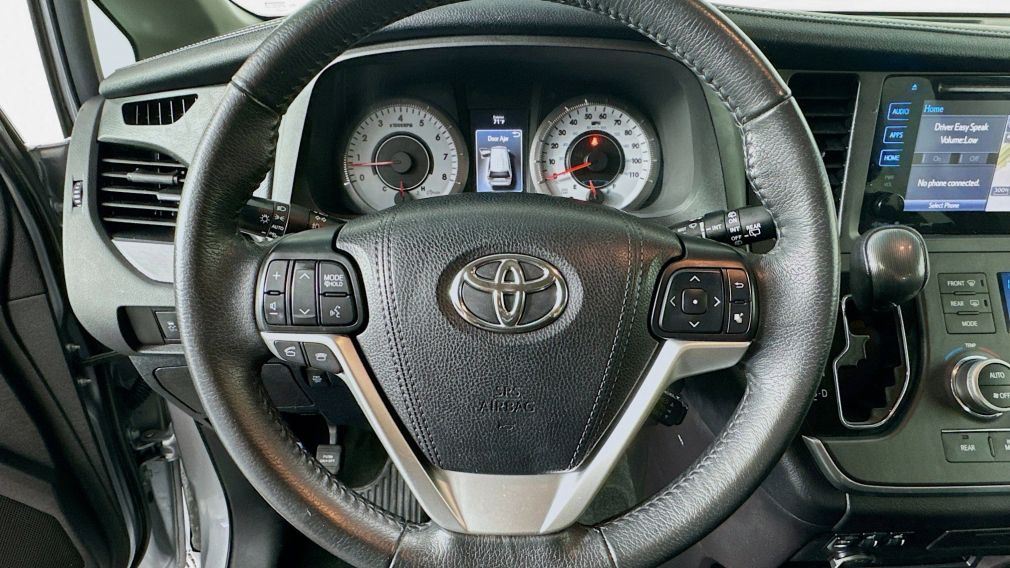 2017 Toyota Sienna SE #6