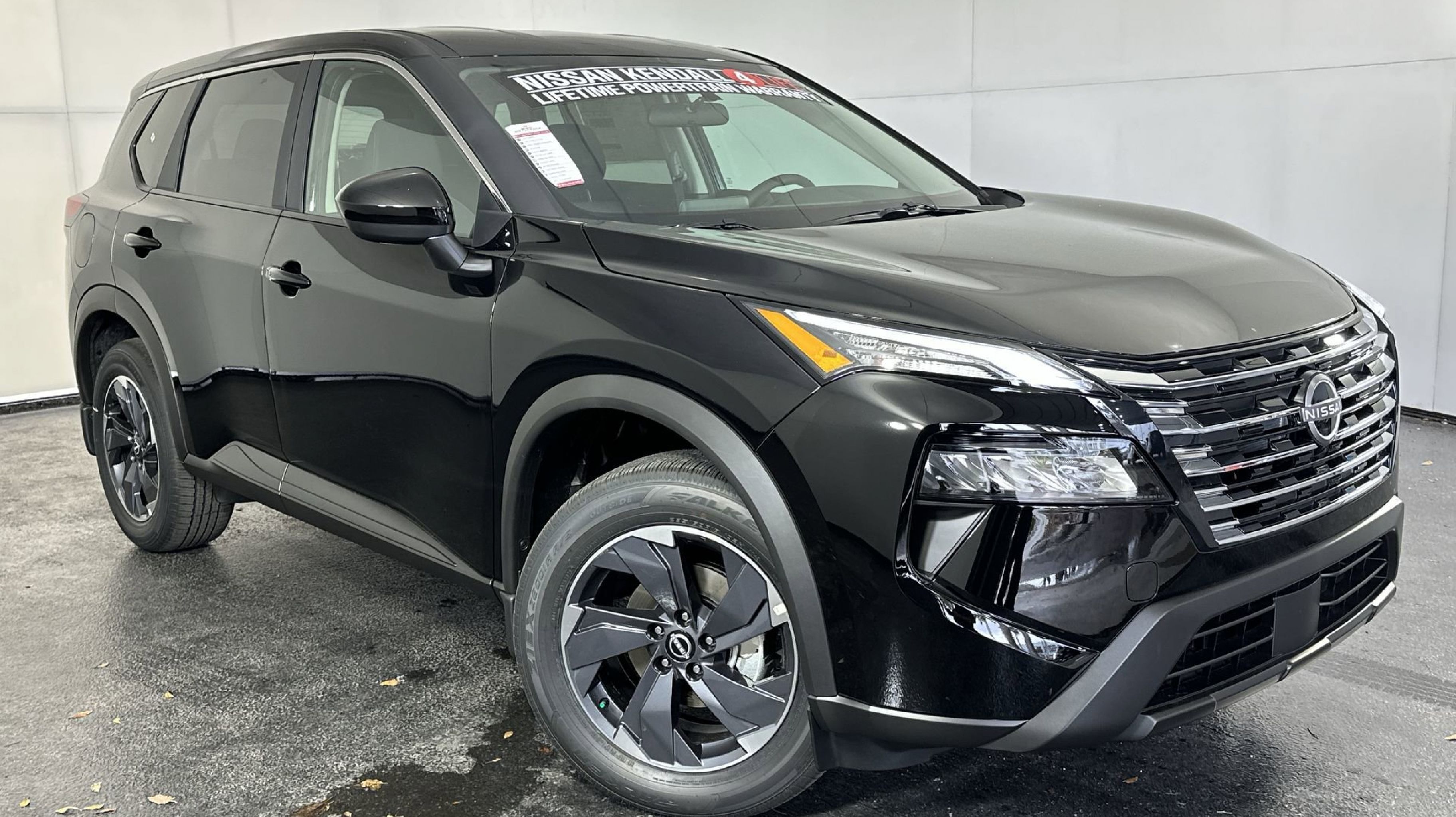 2026 Nissan Rogue SV's photo