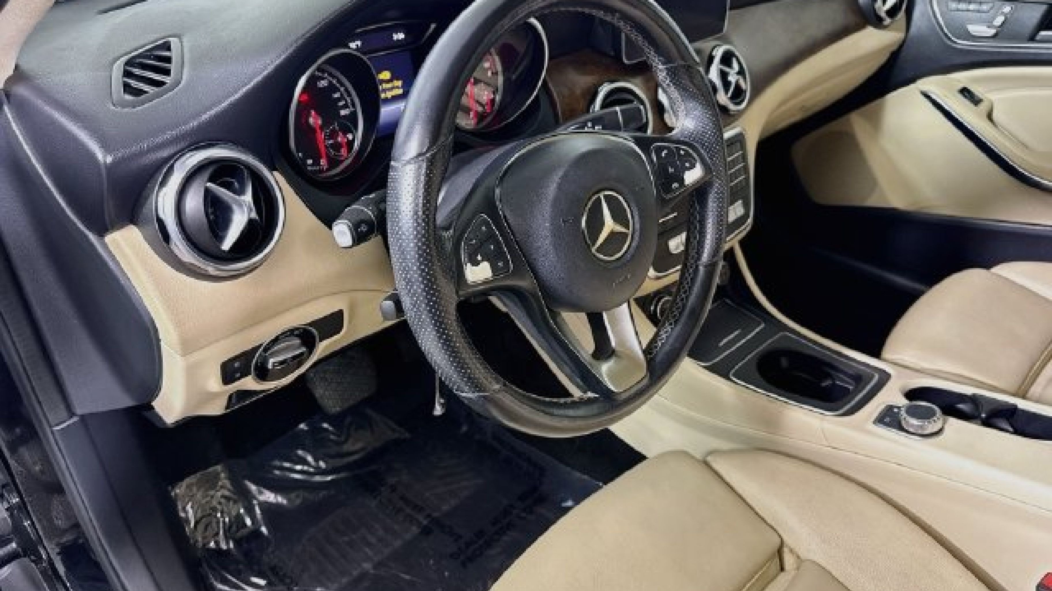 2019 Mercedes-Benz GLA-Class GLA250 - Photo 18