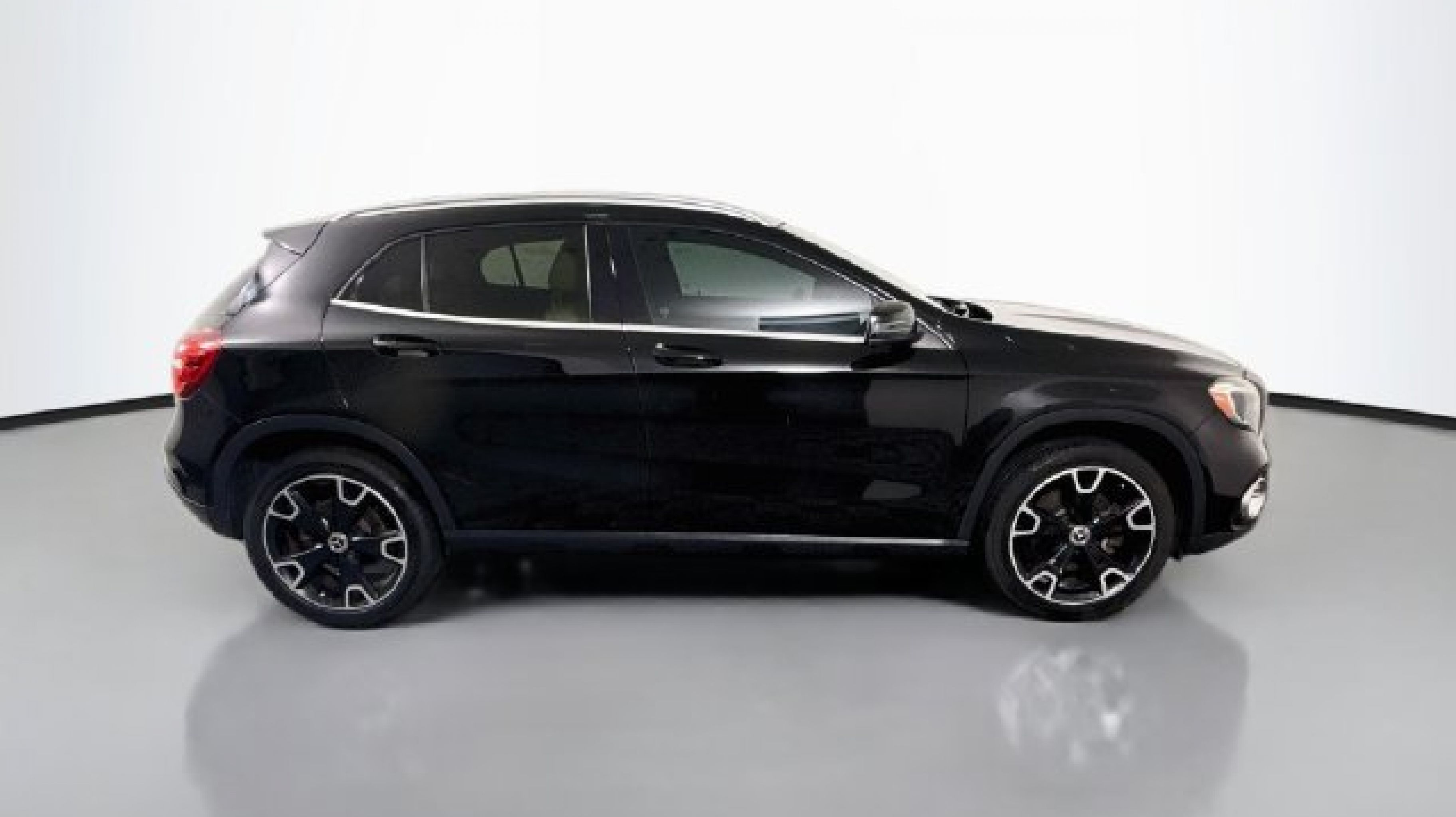 2019 Mercedes-Benz GLA-Class GLA250 - Photo 8