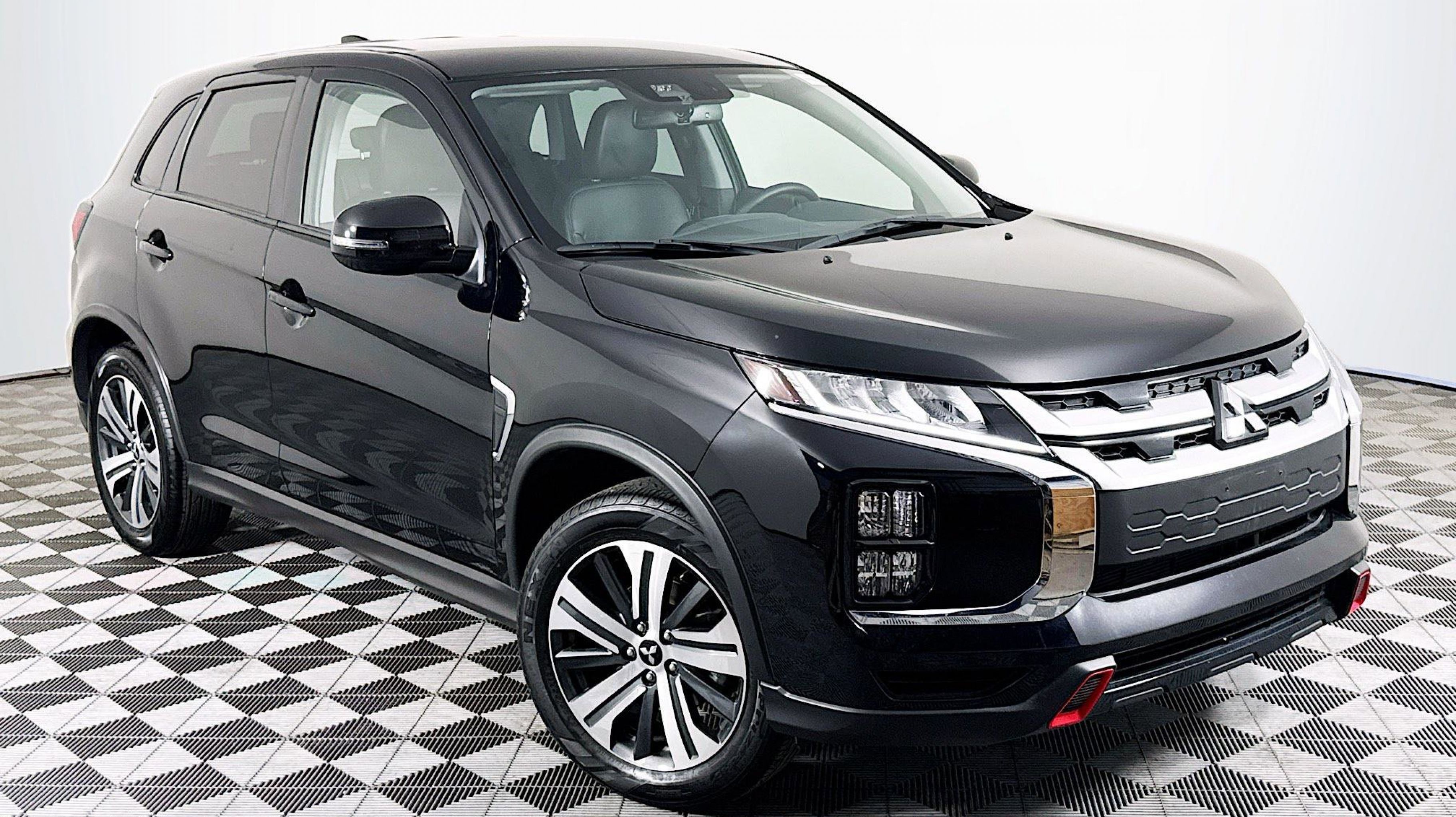 2023 Mitsubishi Outlander Sport 2.0 SE AWC CVT's photo