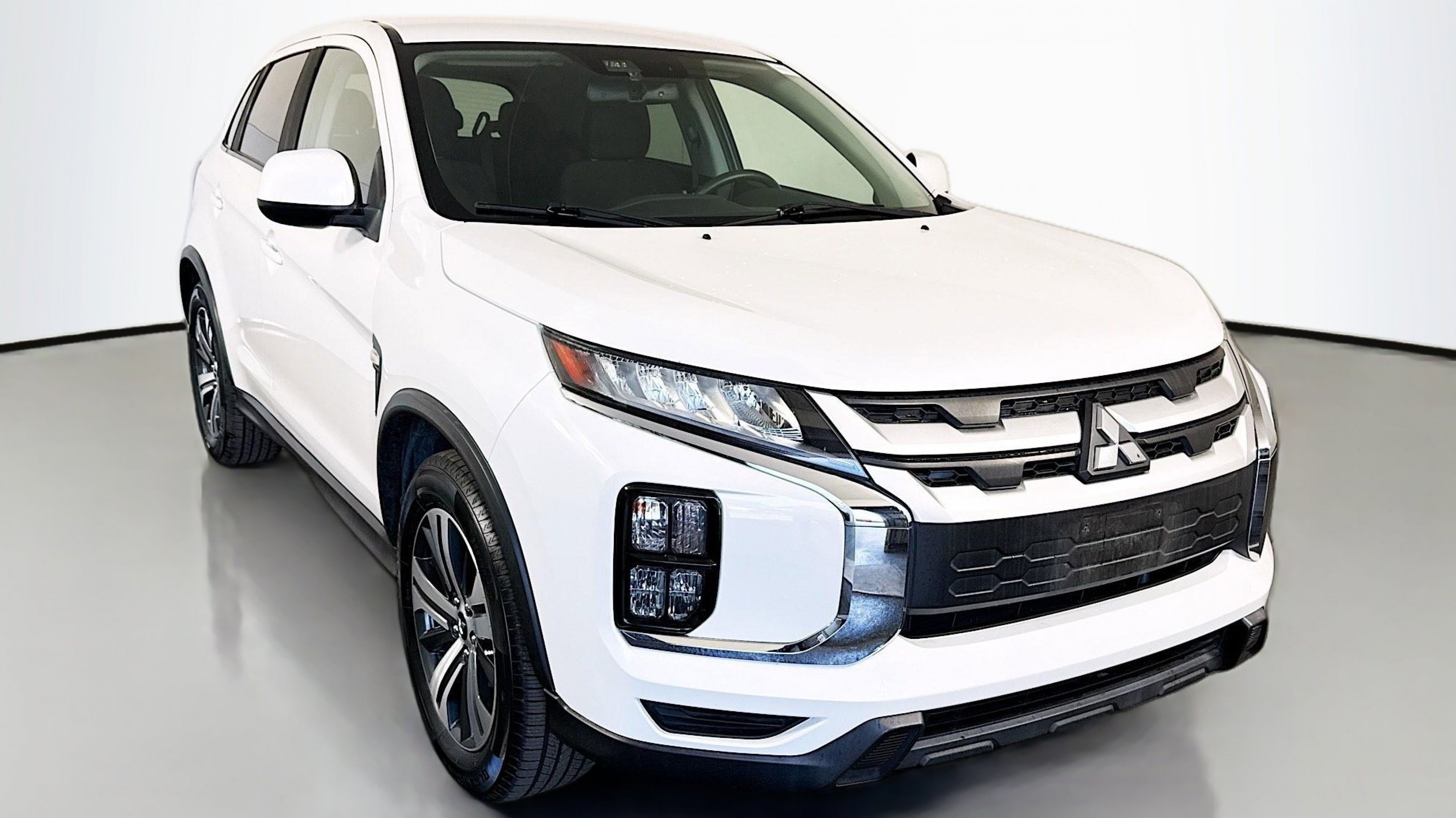 2021 Mitsubishi Outlander Sport ES's photo