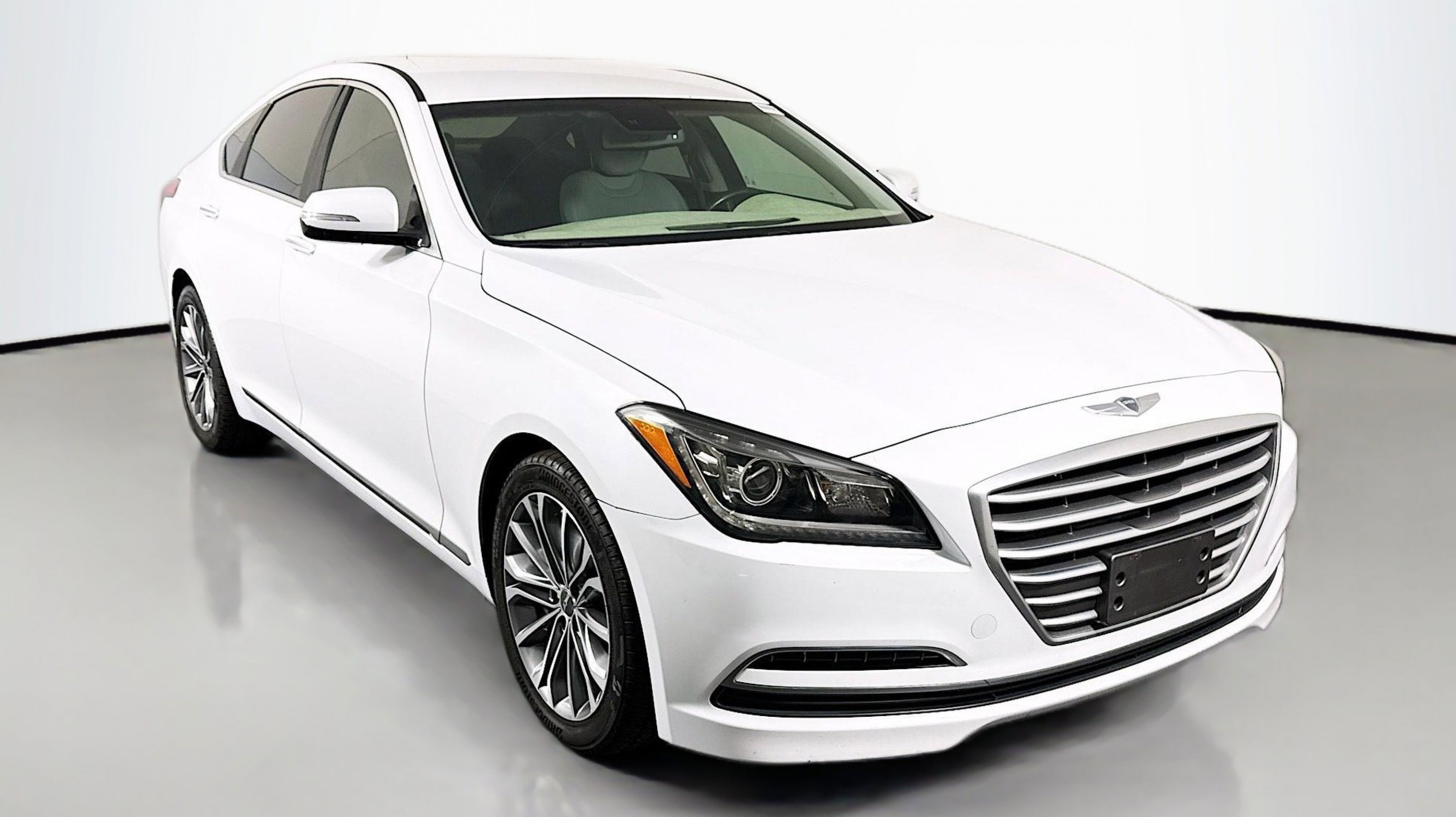 2016 Hyundai Genesis 3.8 RWD's photo