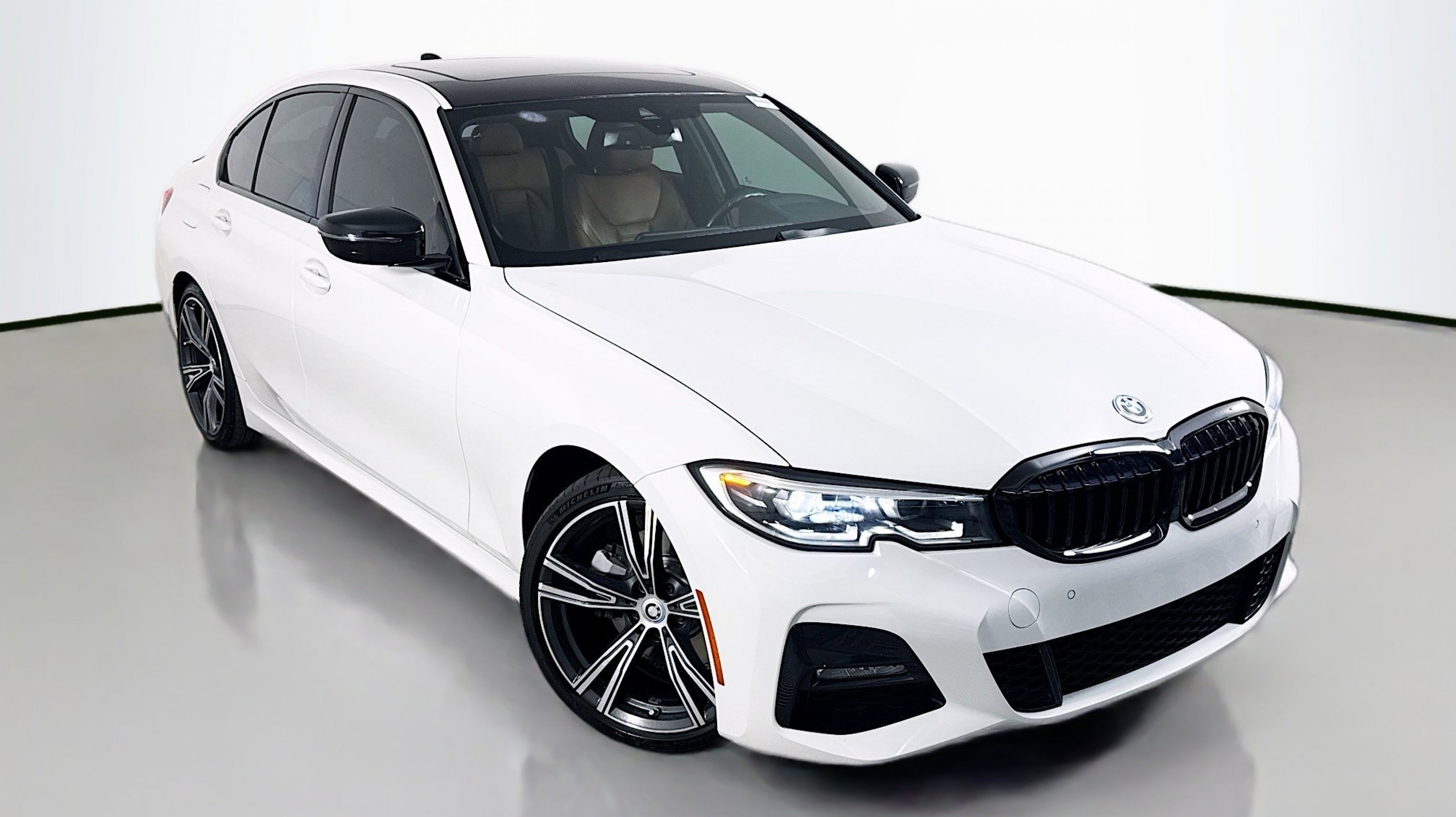 2021 BMW 3 Series 330i Sedan's photo