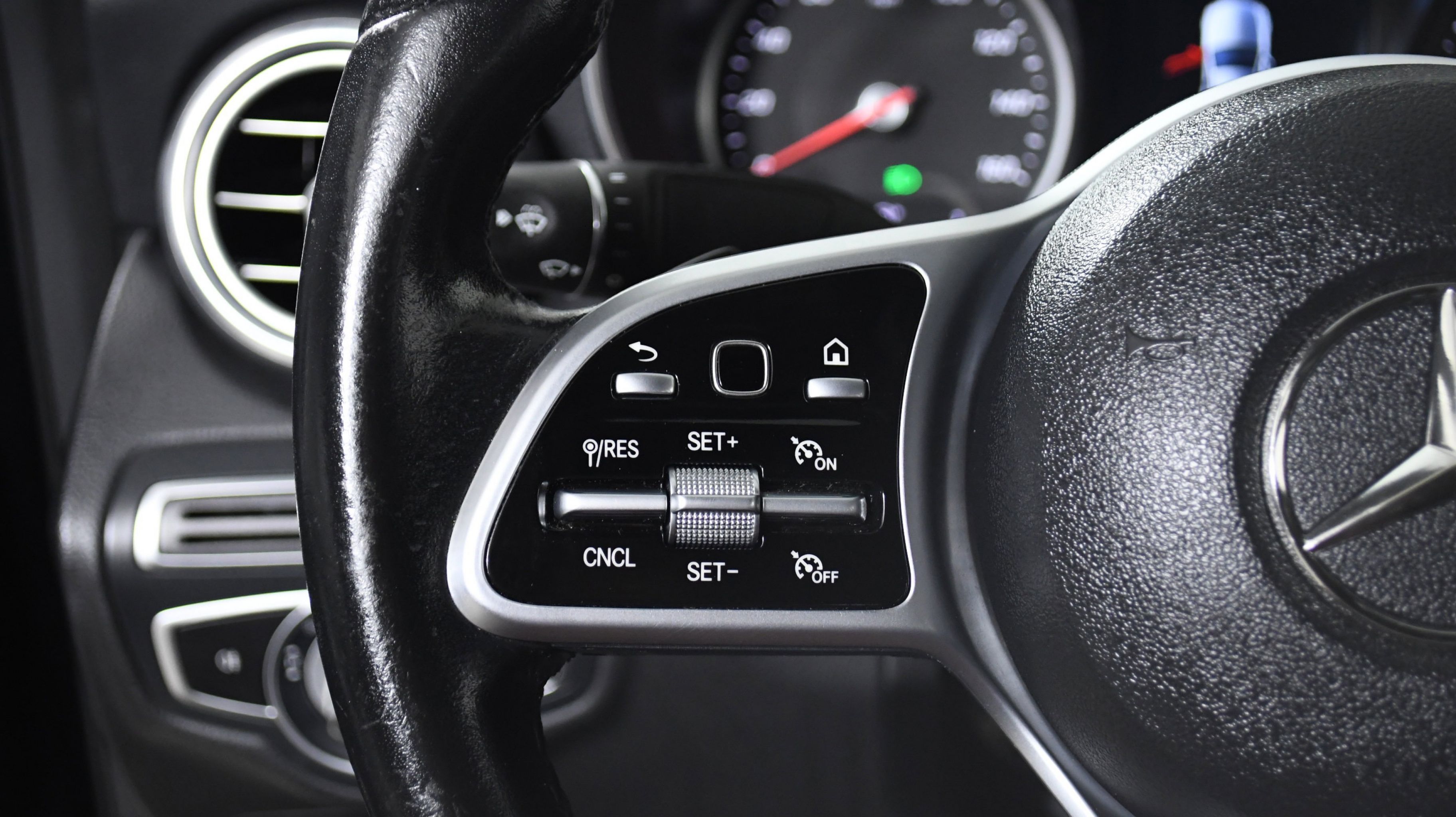 Image 8 of 2020 Mercedes Benz C..