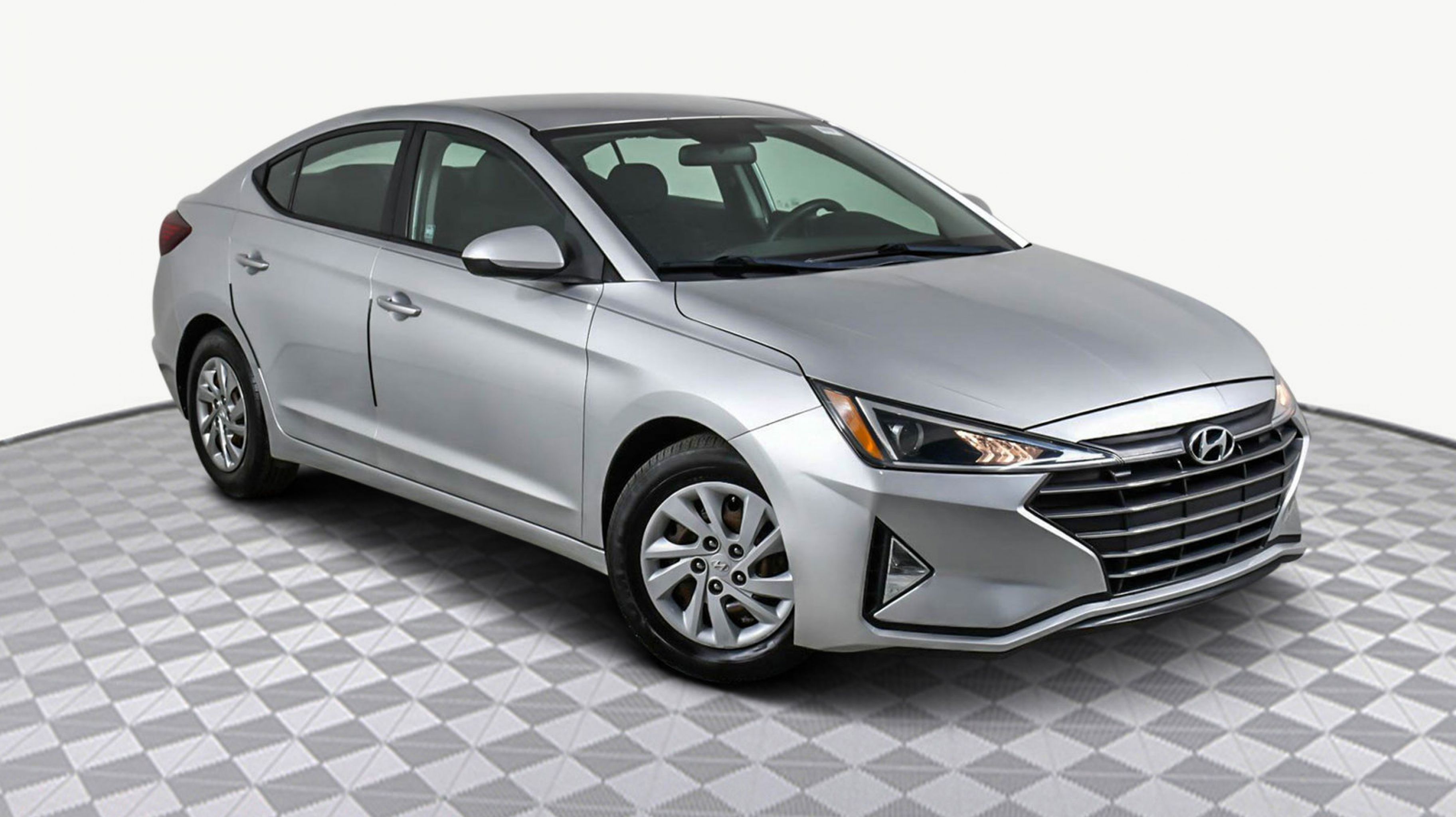 Hyundai Elantra's photo