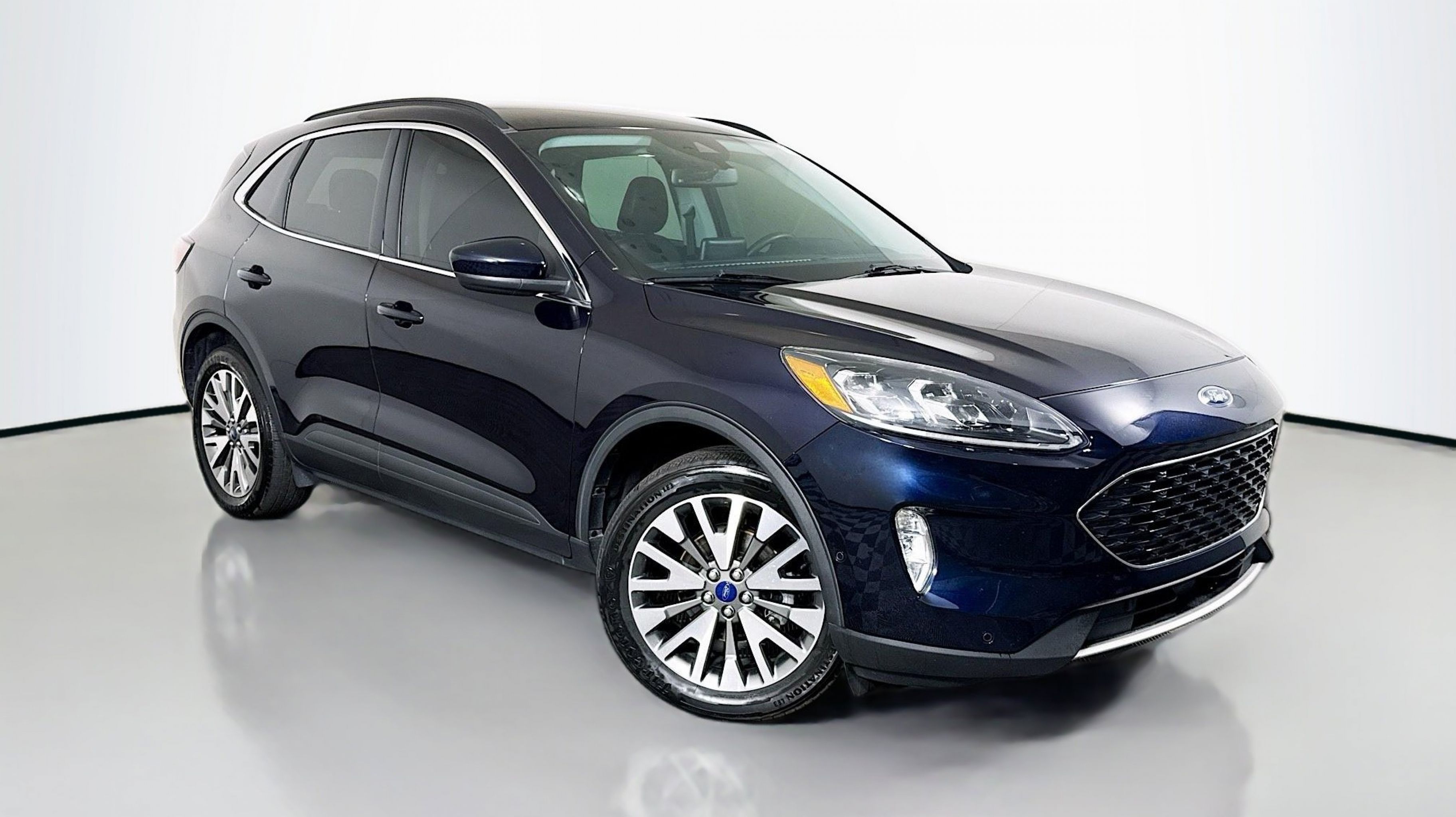 2021 Ford Escape Titanium's photo