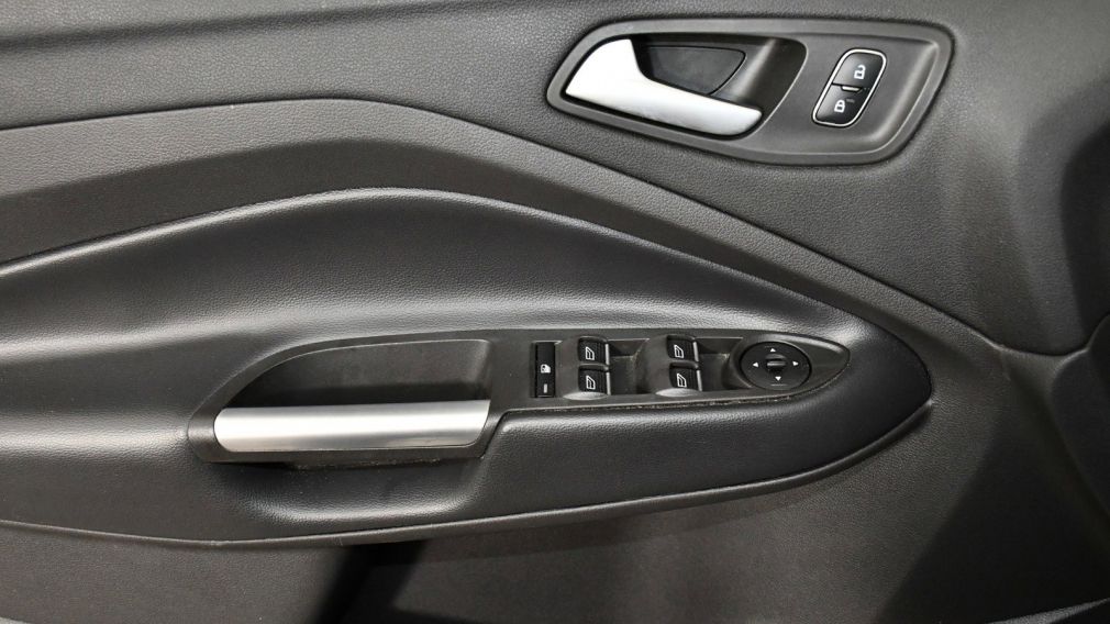 2019 Ford Escape SE #16