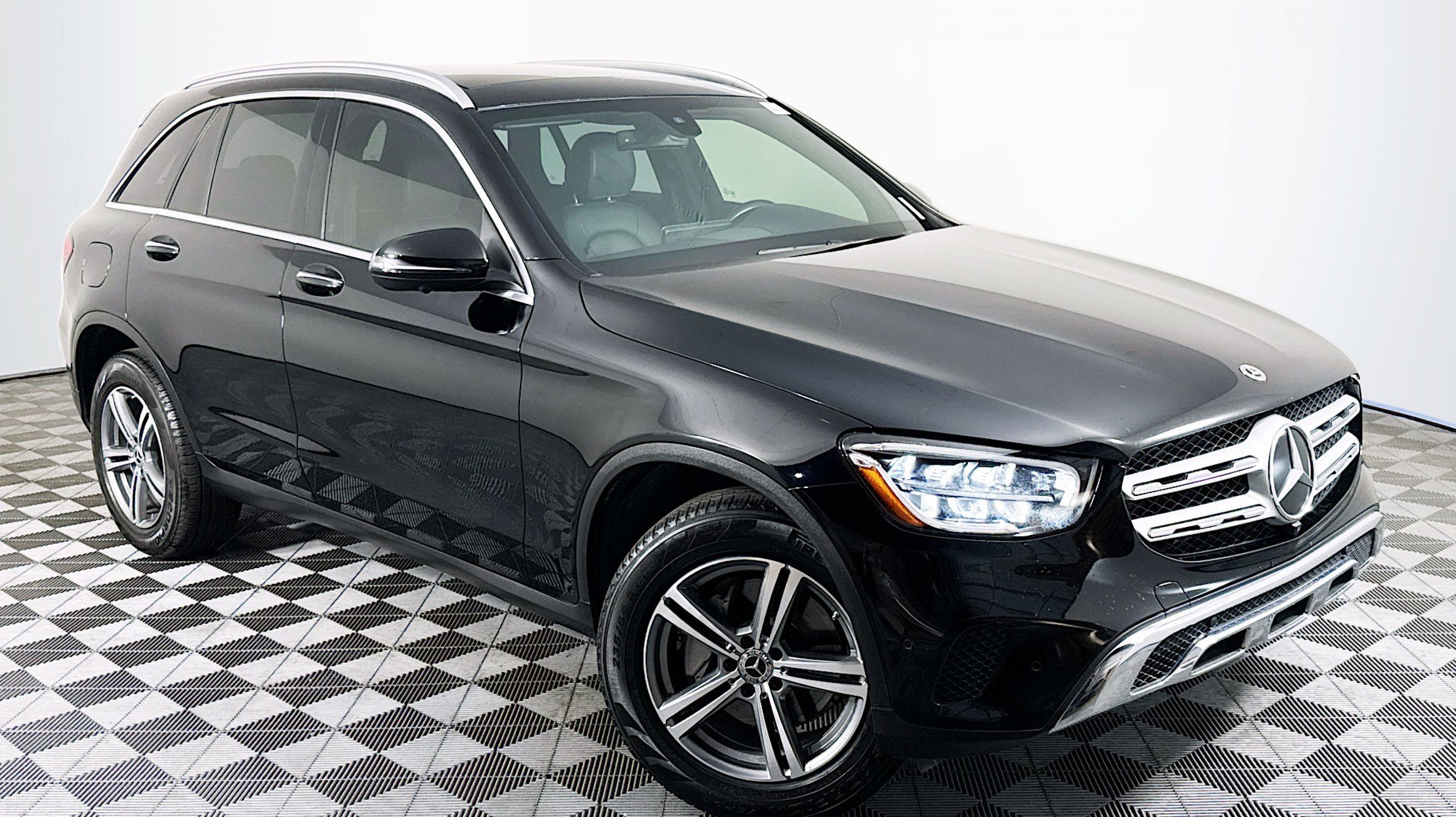 2021 Mercedes-Benz GLC GLC300's photo