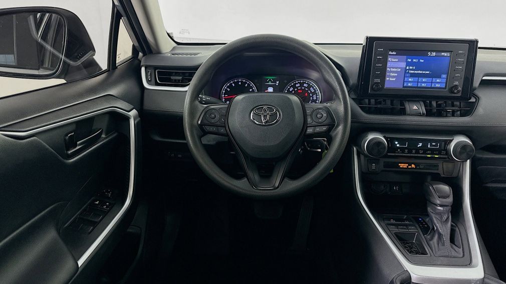 2019 Toyota RAV4 LE #10