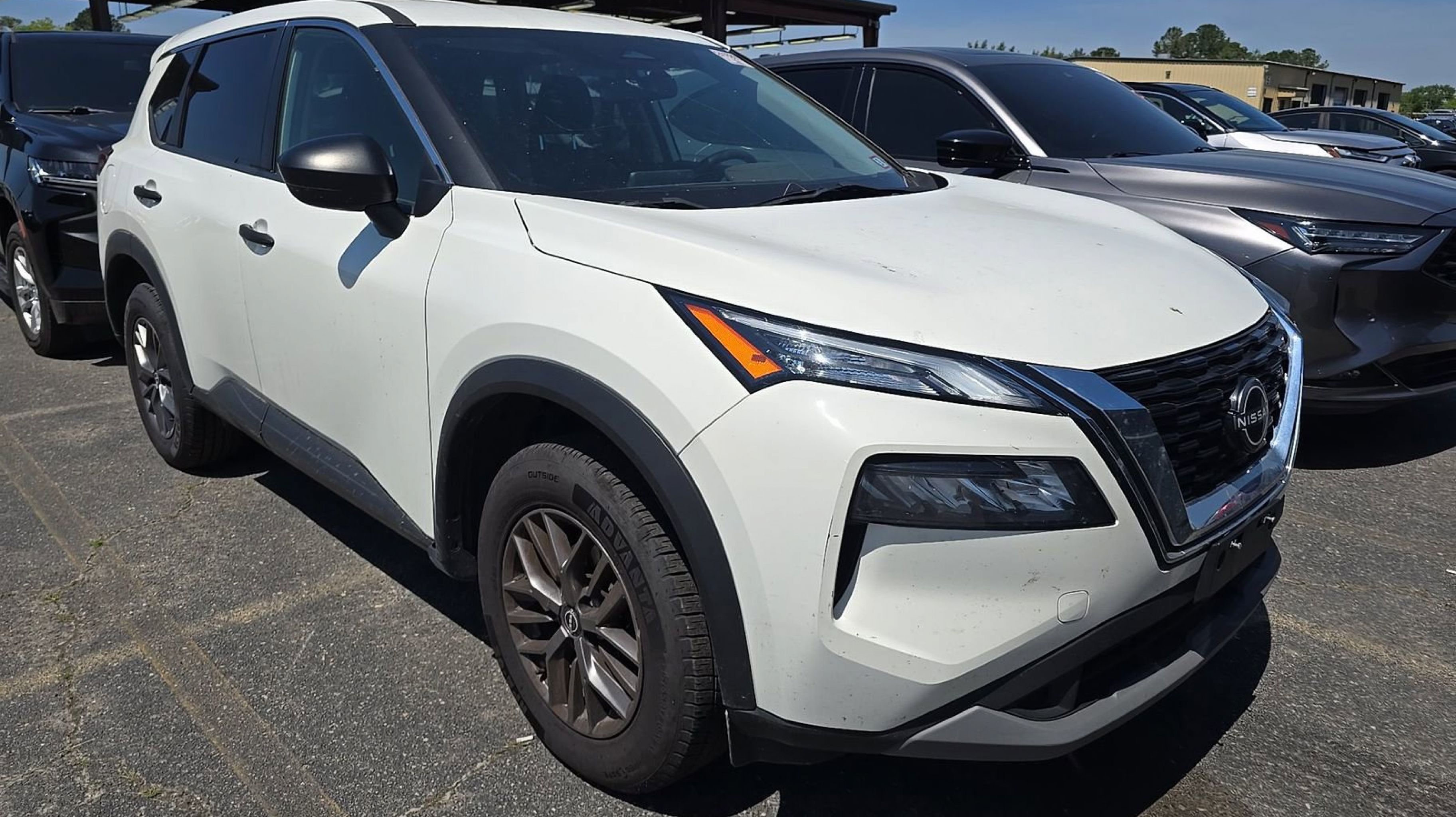 2022 Nissan Rogue S FWD's photo