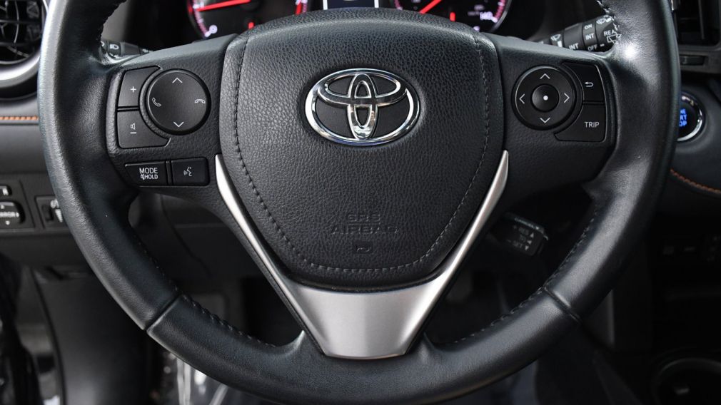2016 Toyota RAV4 SE #6
