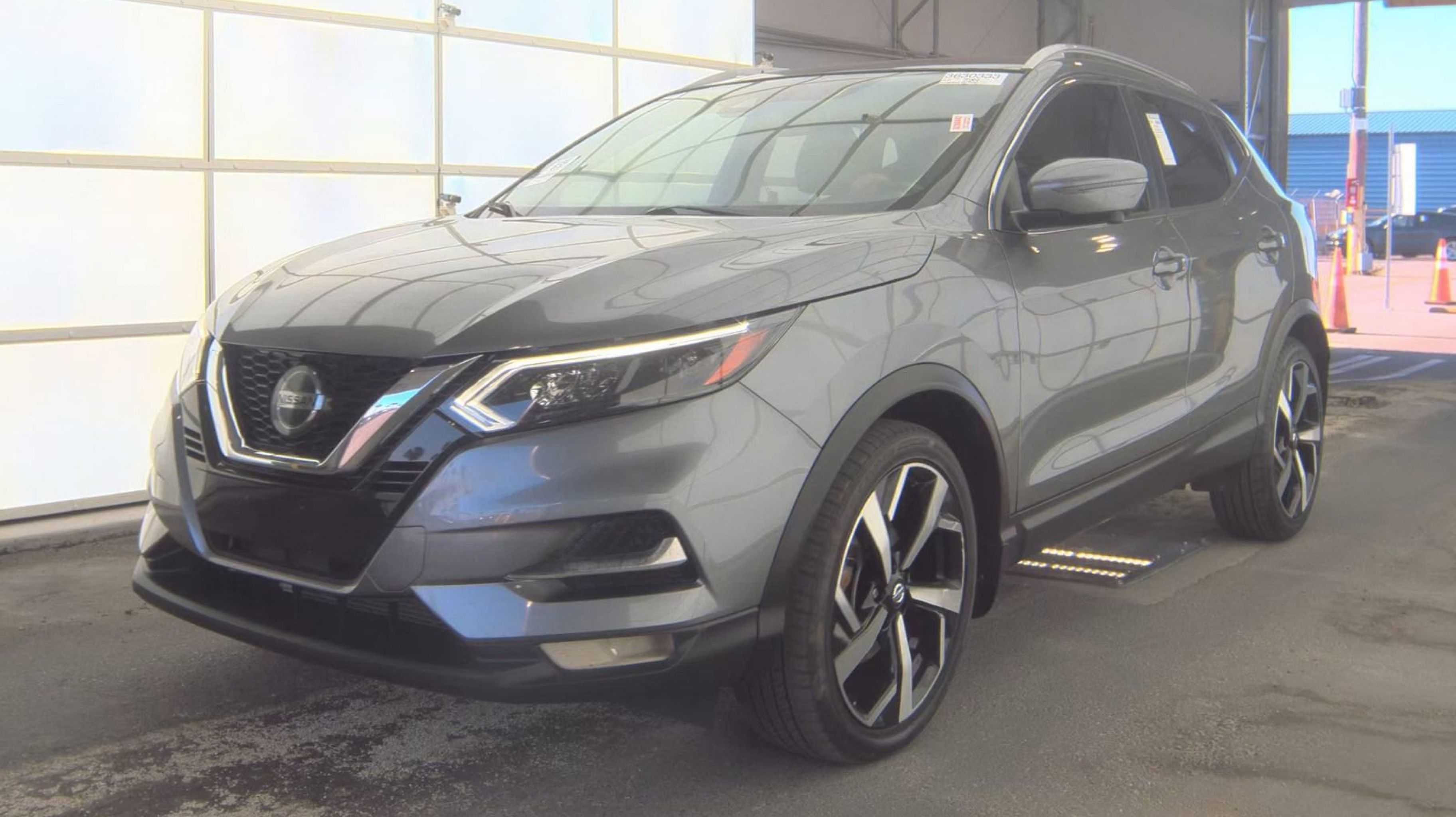2021 Nissan Rogue Sport SL AWD's photo