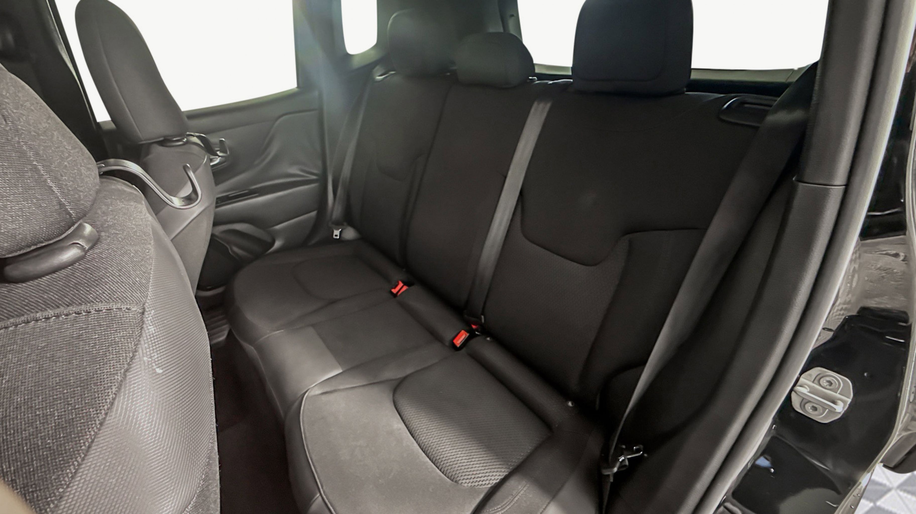 2018 Jeep Renegade Latitude North Edition photo 18