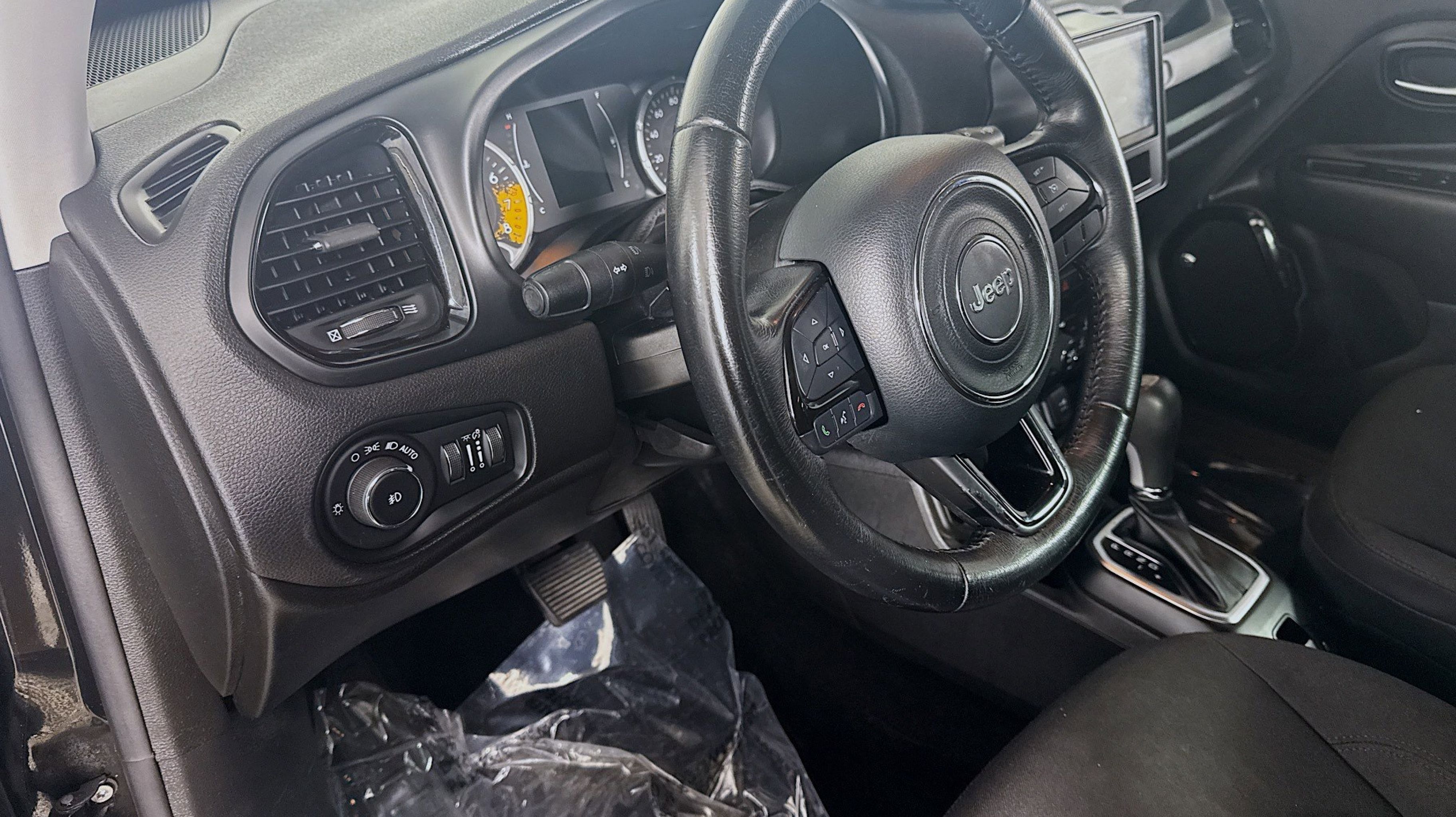 2018 Jeep Renegade Latitude North Edition photo 16