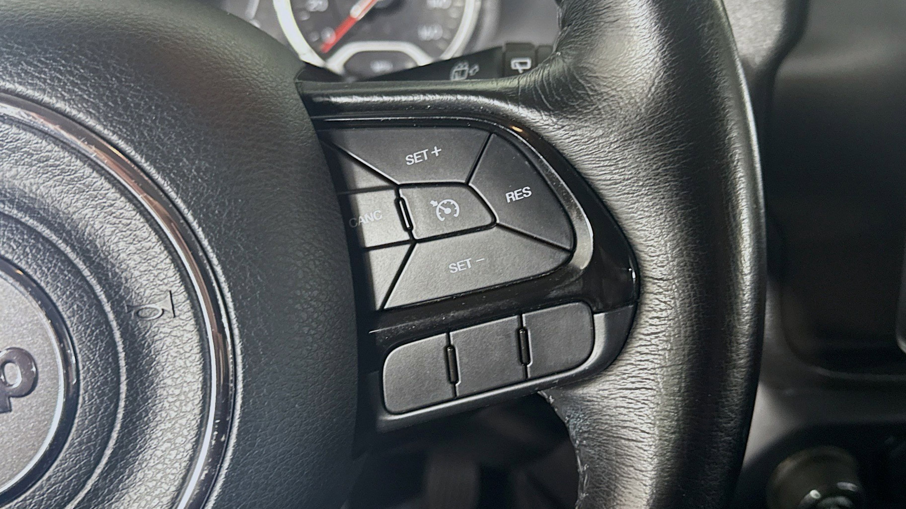 2018 Jeep Renegade Latitude North Edition photo 9