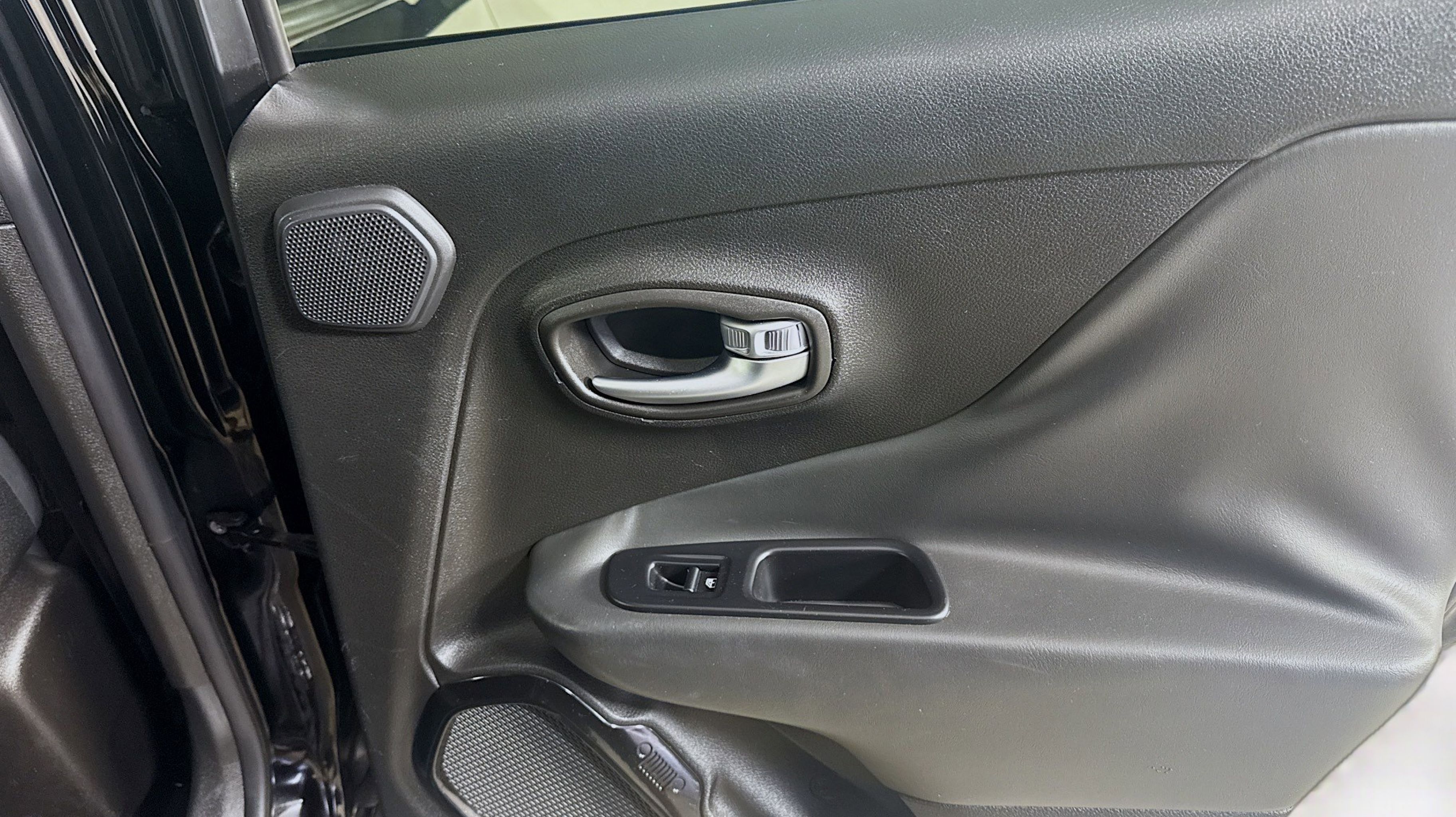 2018 Jeep Renegade Latitude North Edition photo 21