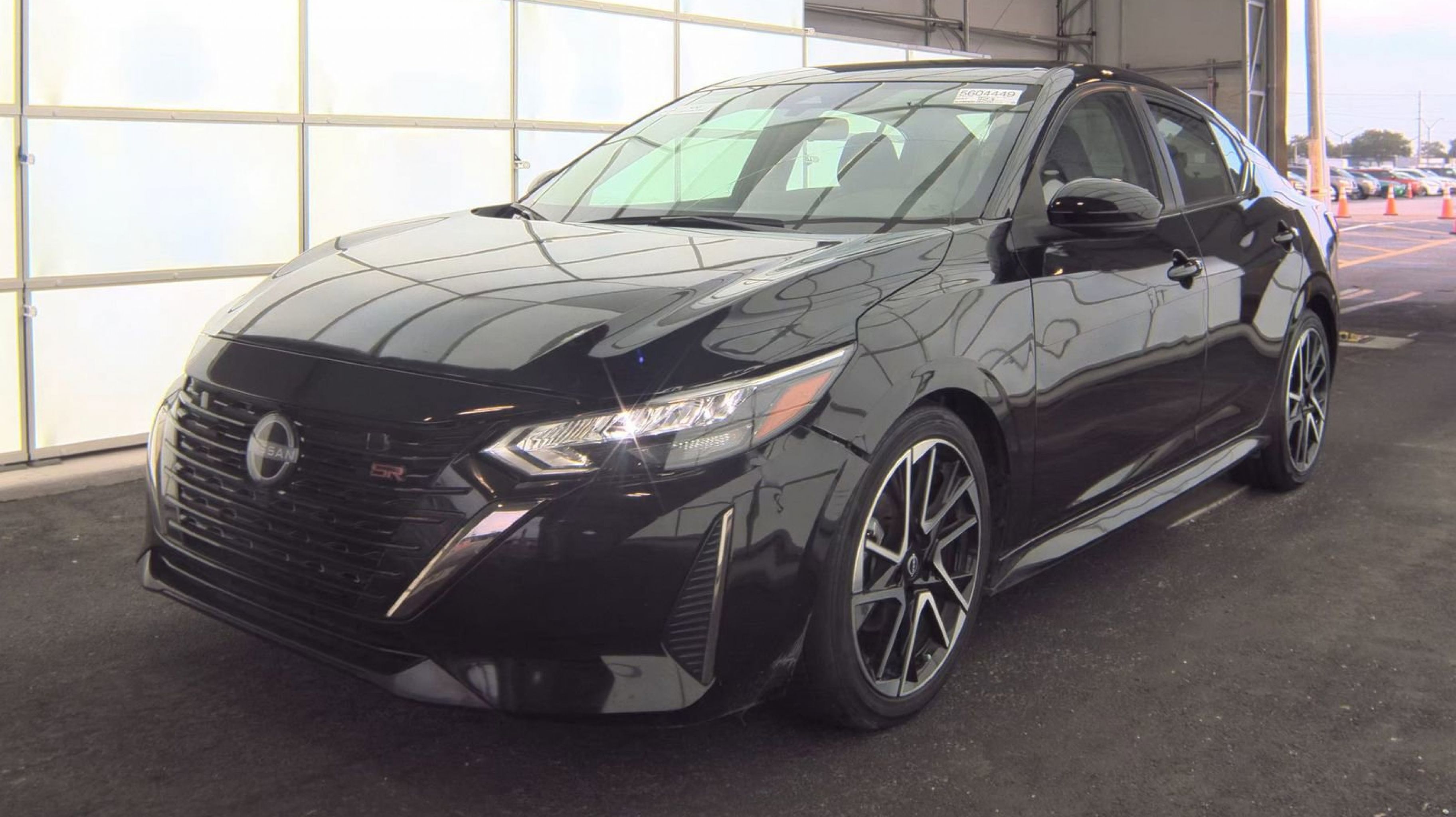 2024 Nissan Sentra SR CVT's photo