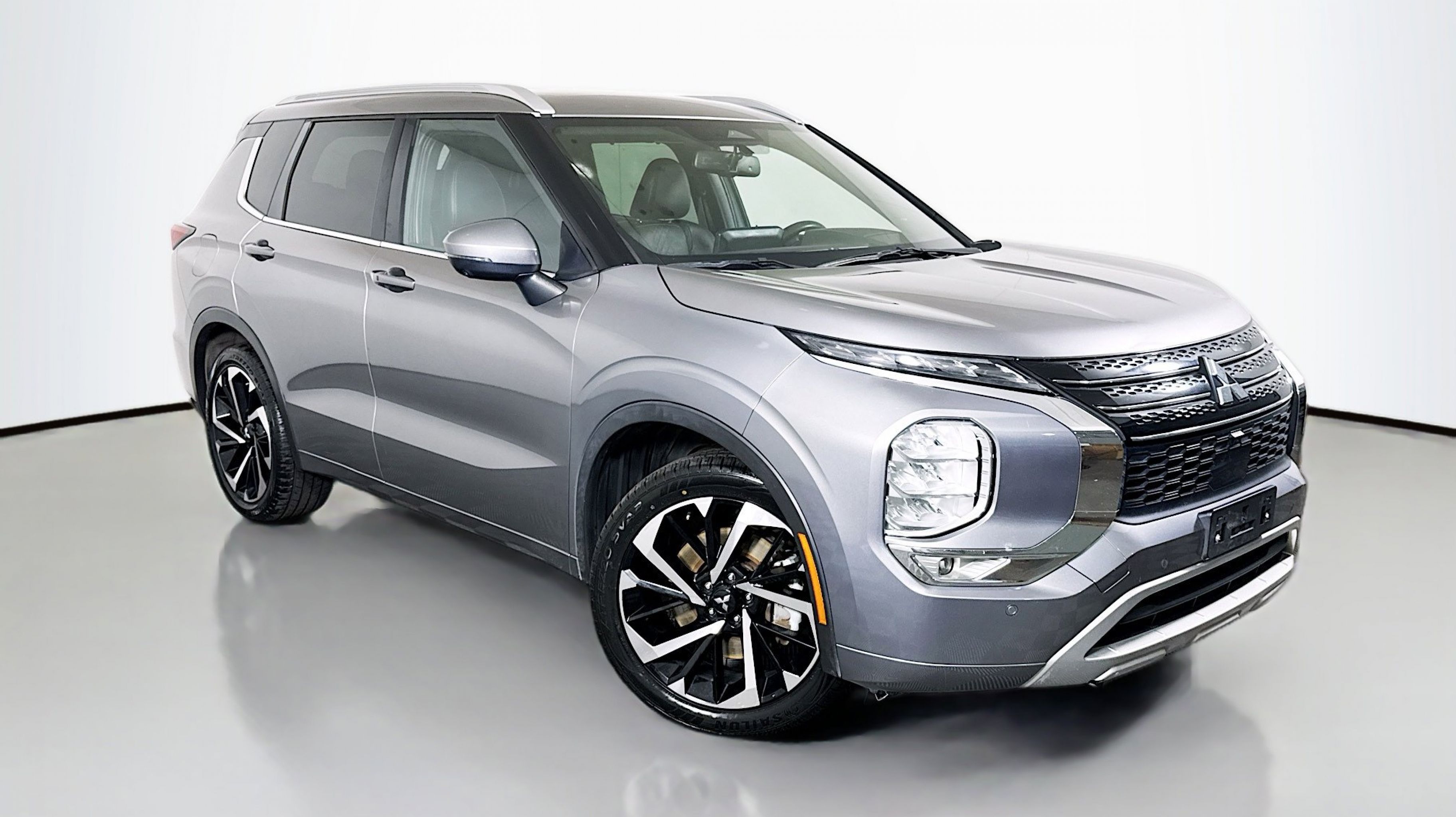 2022 Mitsubishi Outlander SEL FWD's photo