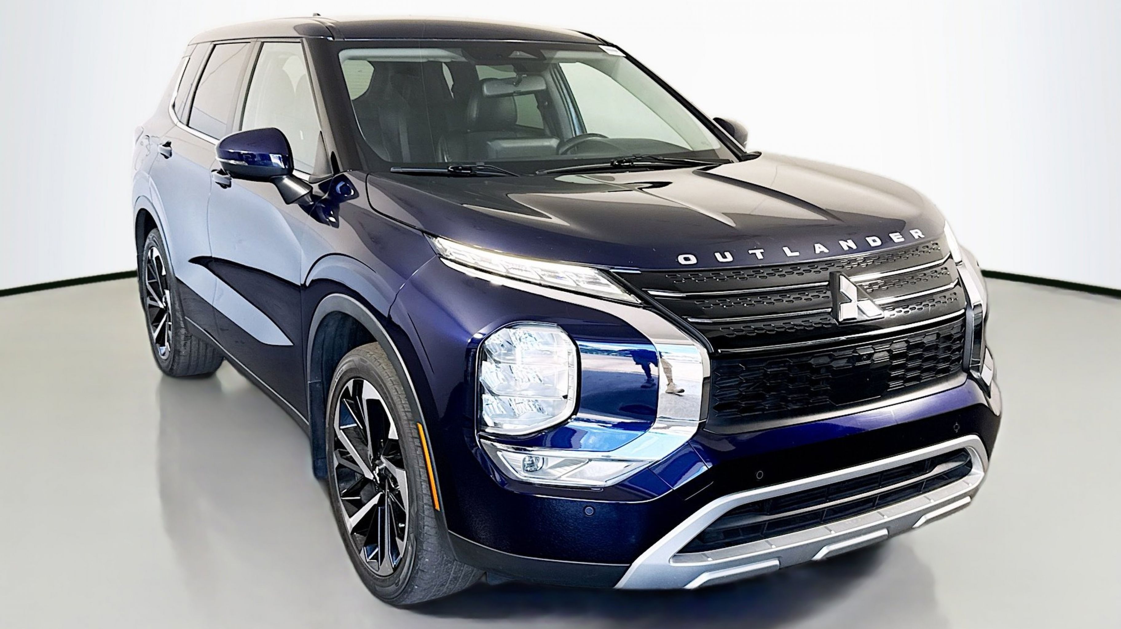2022 Mitsubishi Outlander SE 2WD's photo