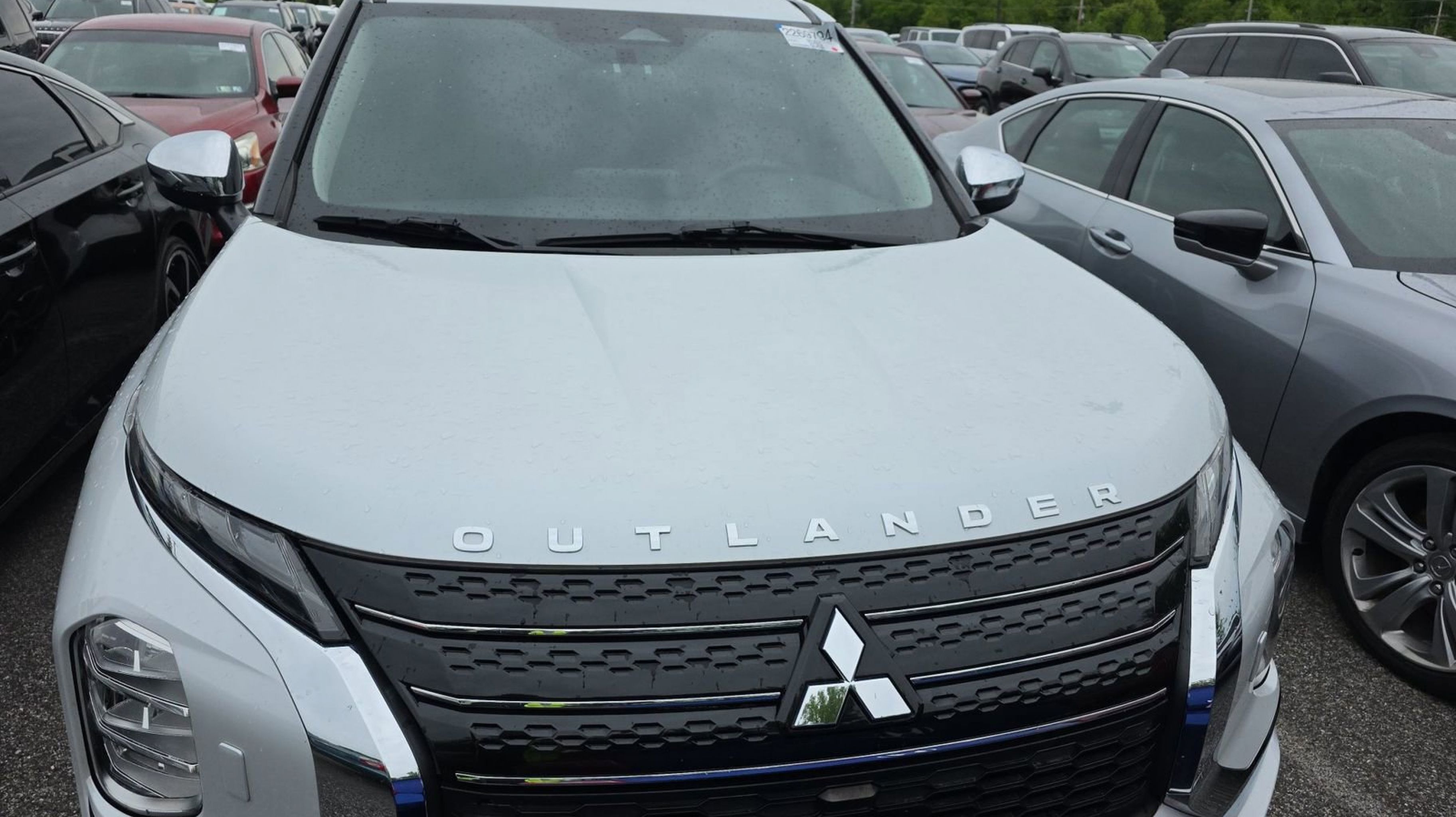 2022 Mitsubishi Outlander ES S-AWC's photo