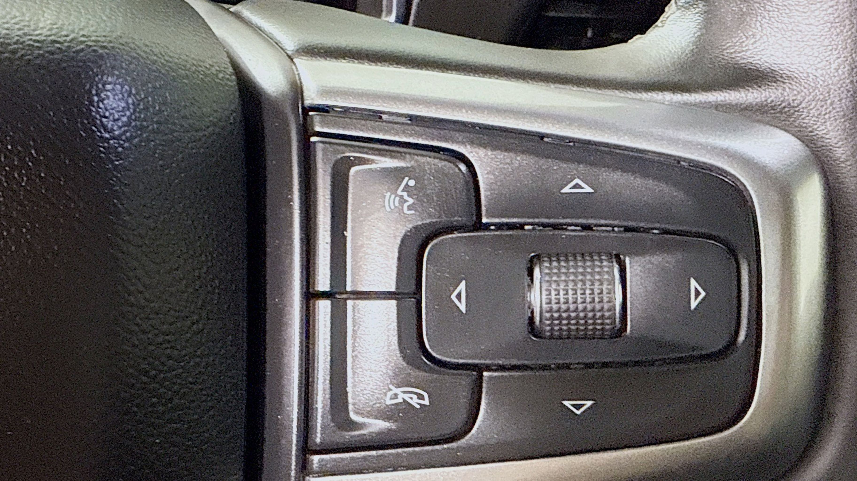 2025 Chevrolet Silverado 1500 LT - Photo 11