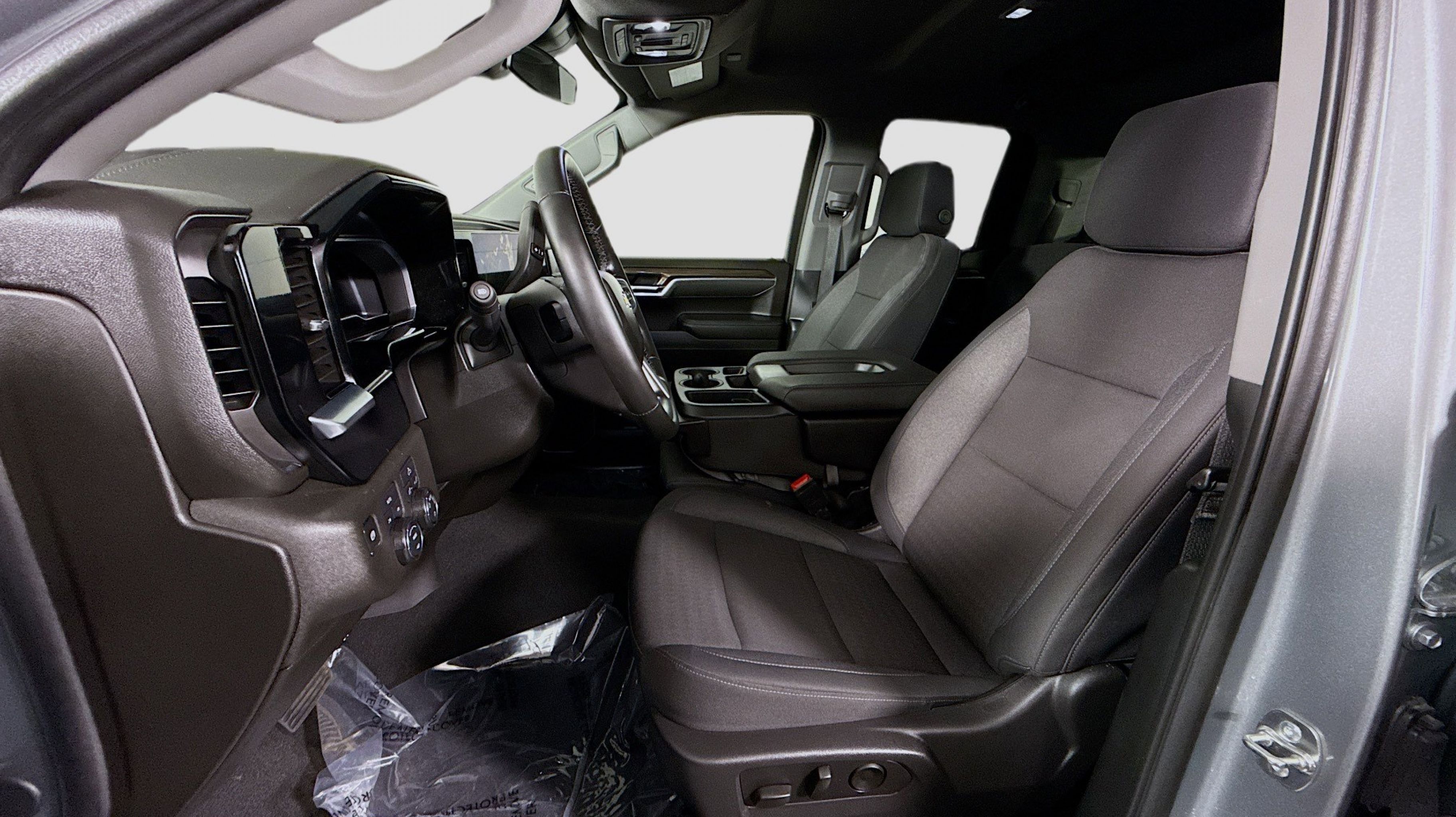 2025 Chevrolet Silverado 1500 LT - Photo 17