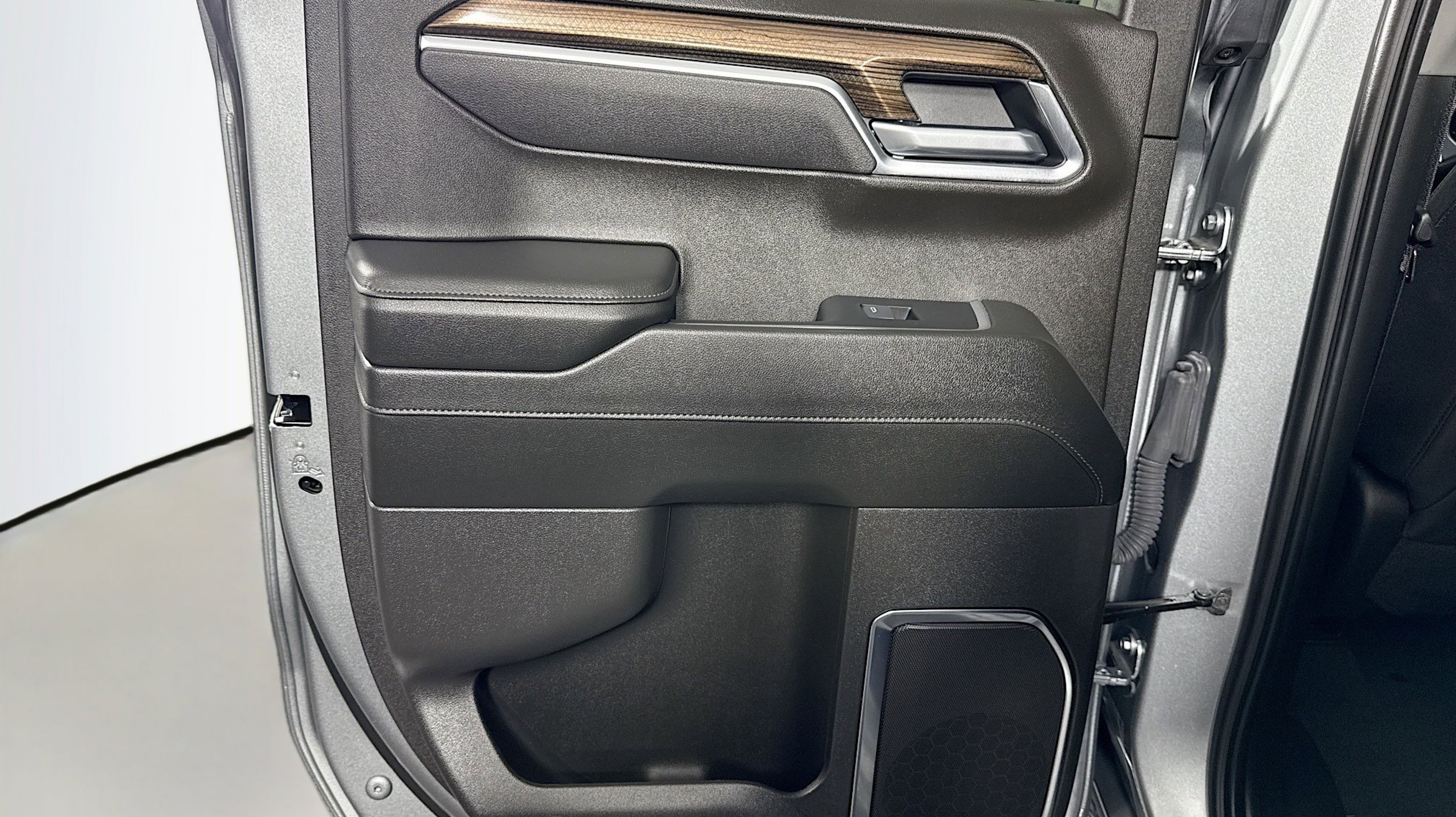2025 Chevrolet Silverado 1500 LT - Photo 21