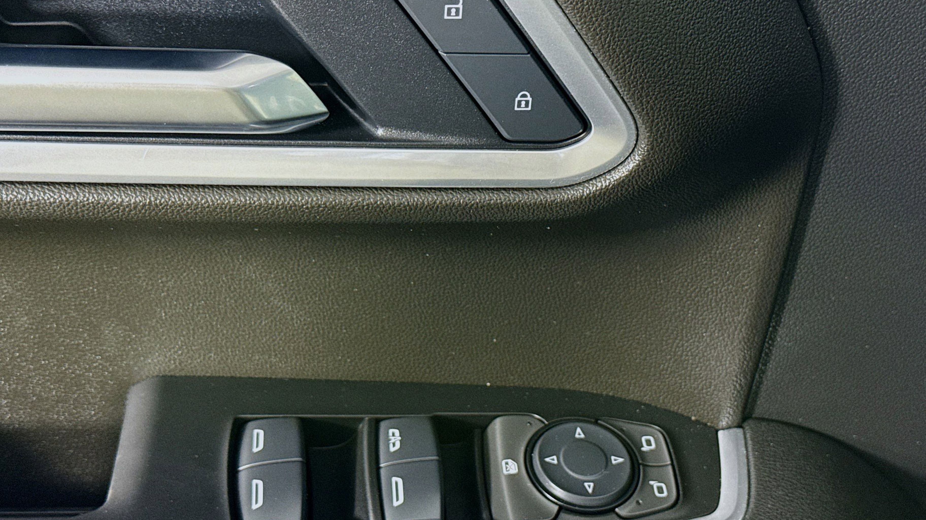 2025 Chevrolet Silverado 1500 LT - Photo 19
