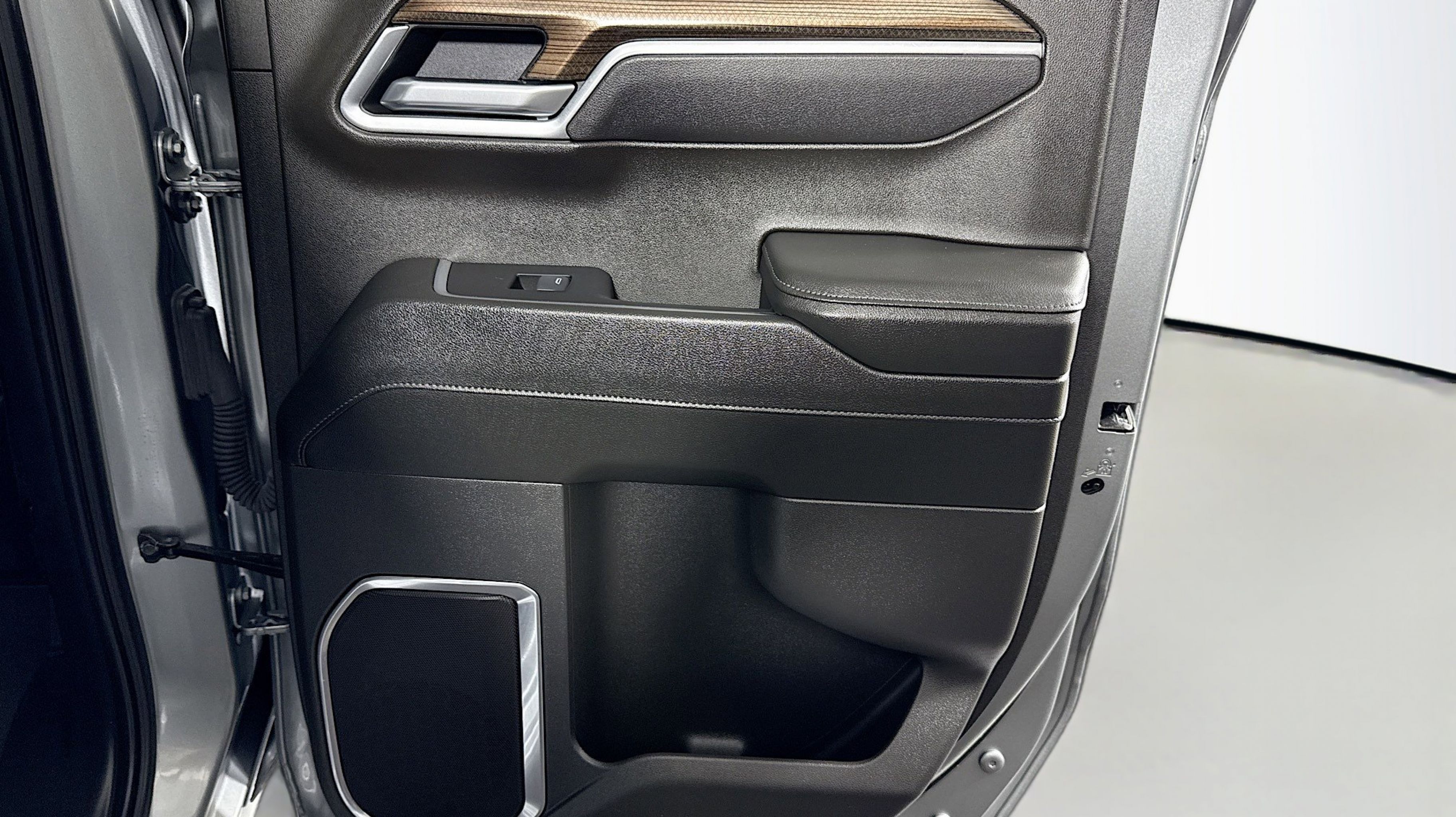 2025 Chevrolet Silverado 1500 LT - Photo 23