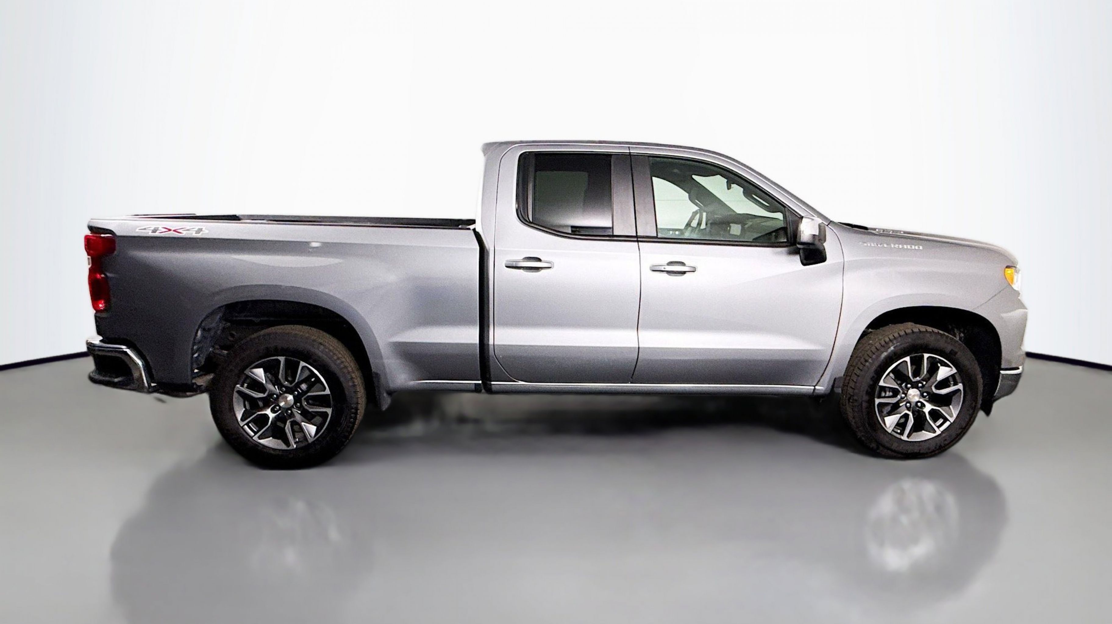 2025 Chevrolet Silverado 1500 LT - Photo 8