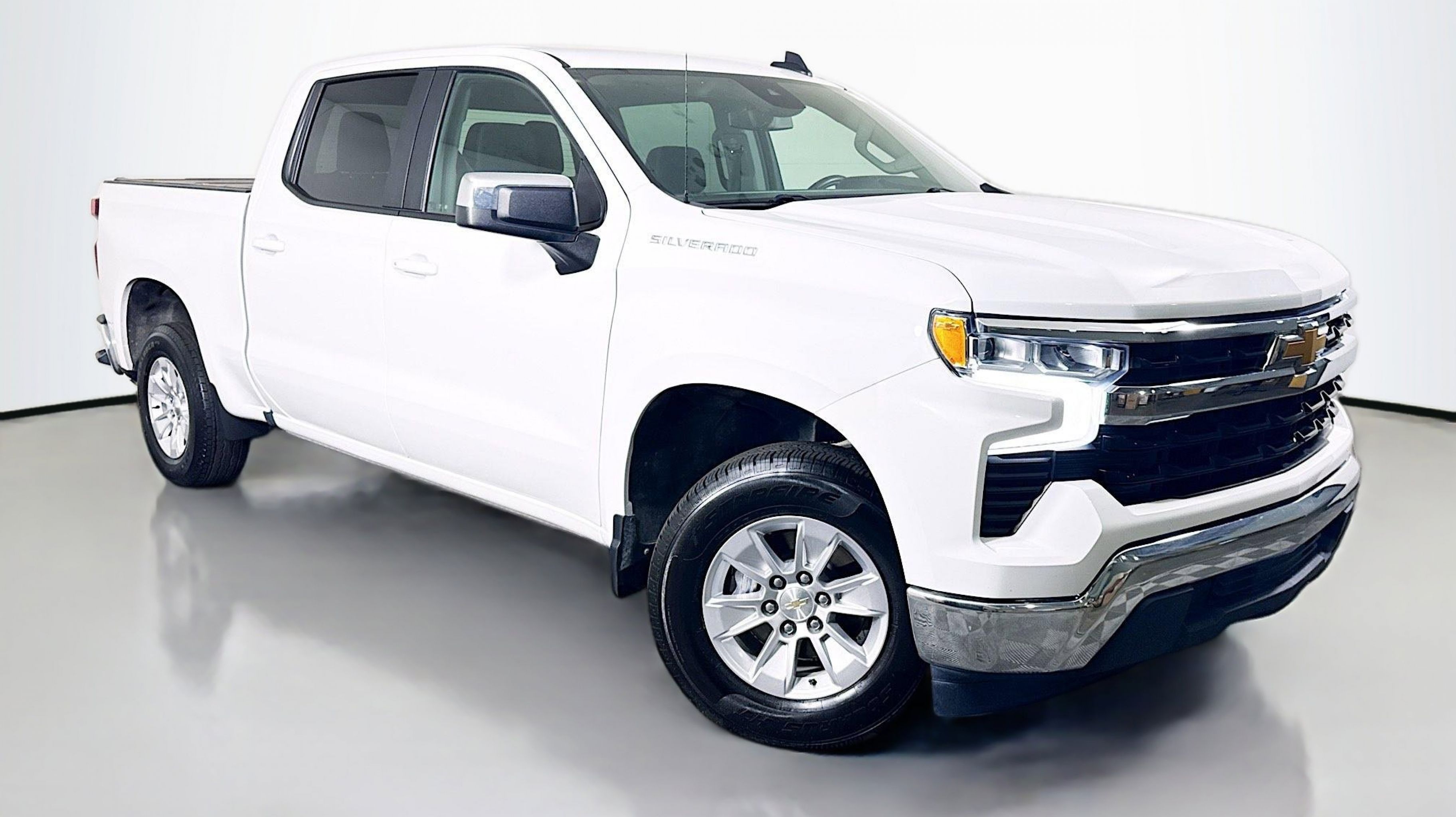 2023 Chevrolet Silverado 1500 LT Crew Cab Short Box's photo